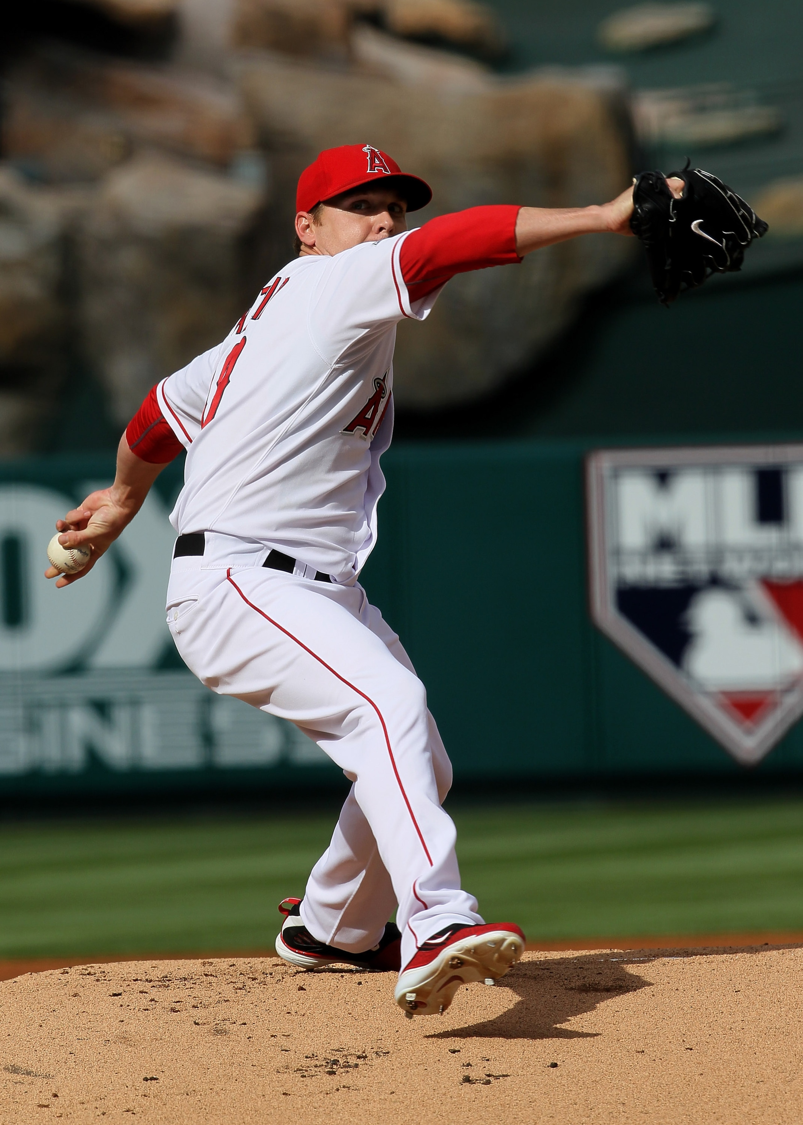 ANAHEIM, CA - SEPTEMBER 08:  Scott Kazmir #19 of the Los Angeles Angels of Anaheim throws a pitch against the Cleveland Indians on September 8, 2010 at Angel Stadium in Anaheim, California.  (Photo by Stephen Dunn/Getty Images)