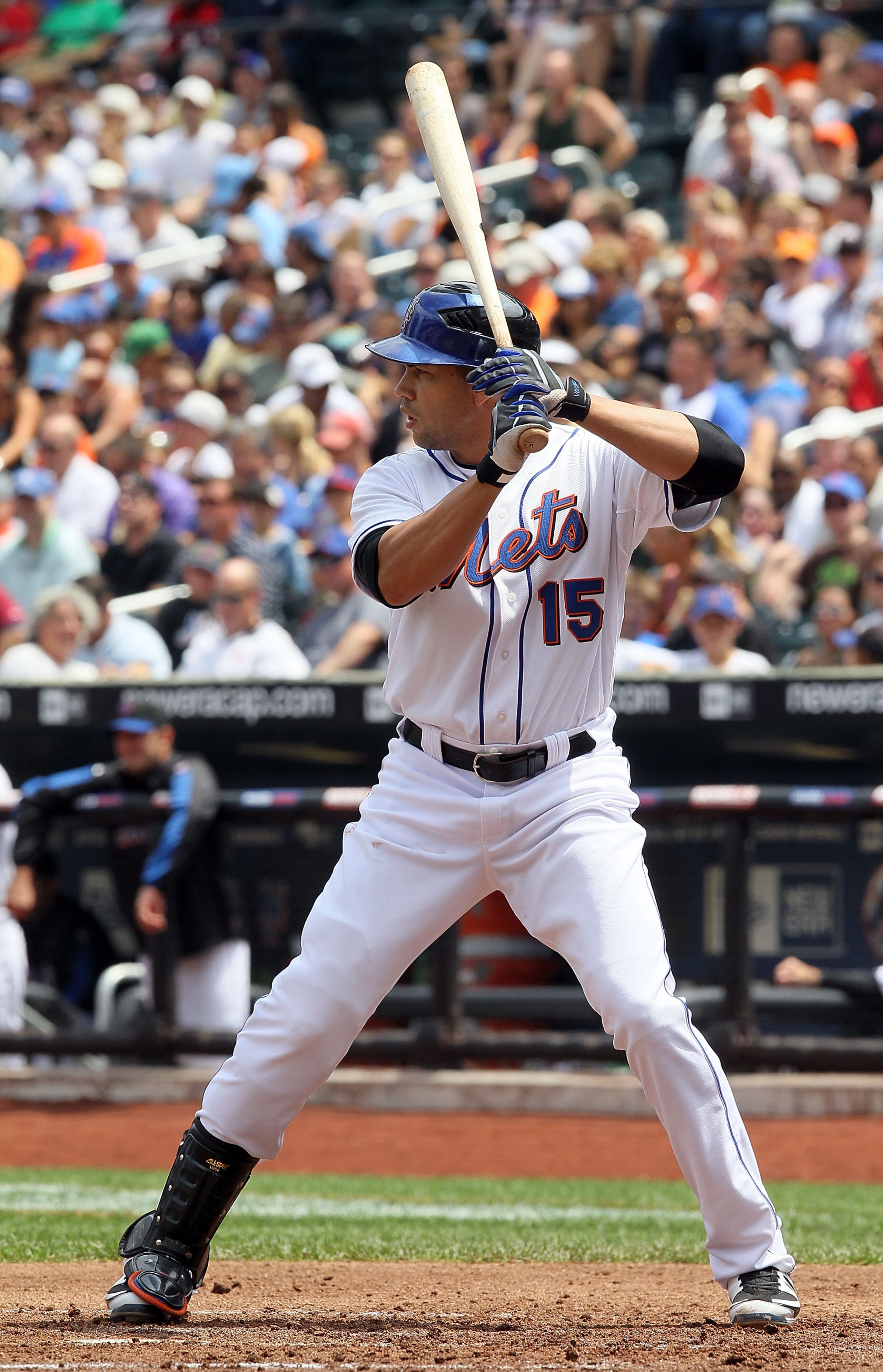 NEW YORK - JULY 29:  Carlos Beltran #15 of the New York Mets bats against the St. Louis Cardinals on July 29, 2010 at Citi Field in the Flushing neighborhood of the Queens borough of New York City.  (Photo by Jim McIsaac/Getty Images)