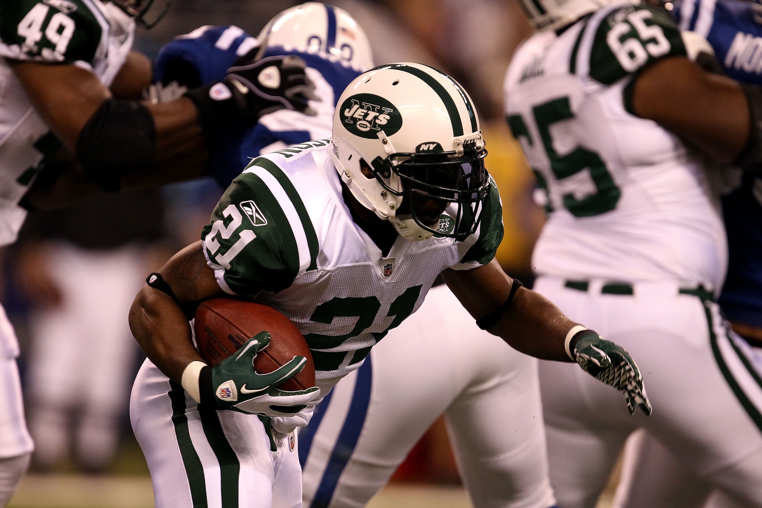 INDIANAPOLIS, IN - JANUARY 08: LaDainian Tomlinson #21 of the New York Jets runs the ball in the first quarter the Indianapolis Colts during their 2011 AFC wild card playoff game at Lucas Oil Stadium on January 8, 2011 in Indianapolis, Indiana. (Photo b INDIANAPOLIS, IN - JANUARY 08: LaDainian Tomlinson #21 of the New York Jets runs the ball in the first quarter the Indianapolis Colts during their 2011 AFC wild card playoff game at Lucas Oil Stadium on January 8, 2011 in Indianapolis, Indiana. (Photo b