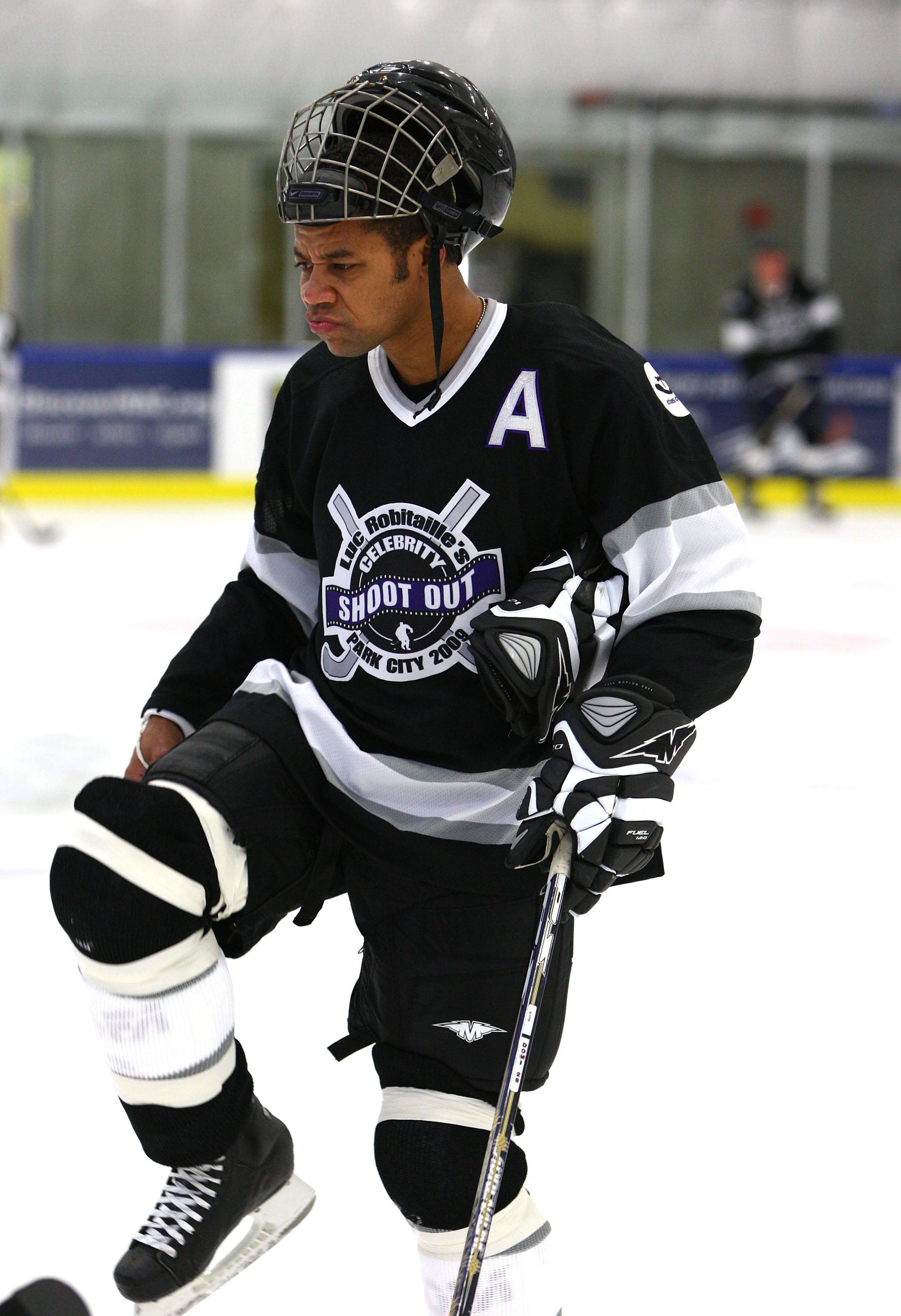 PARK CITY, UT - JANUARY 18:  Actor Cuba Gooding Jr. attends Luc Robitaille's Celebrity Shootout held at Park City Ice Arena during the 2009 Sundance Film Festival on January 18, 2009 in Park City, Utah.  (Photo by Andrew H. Walker/Getty Images)