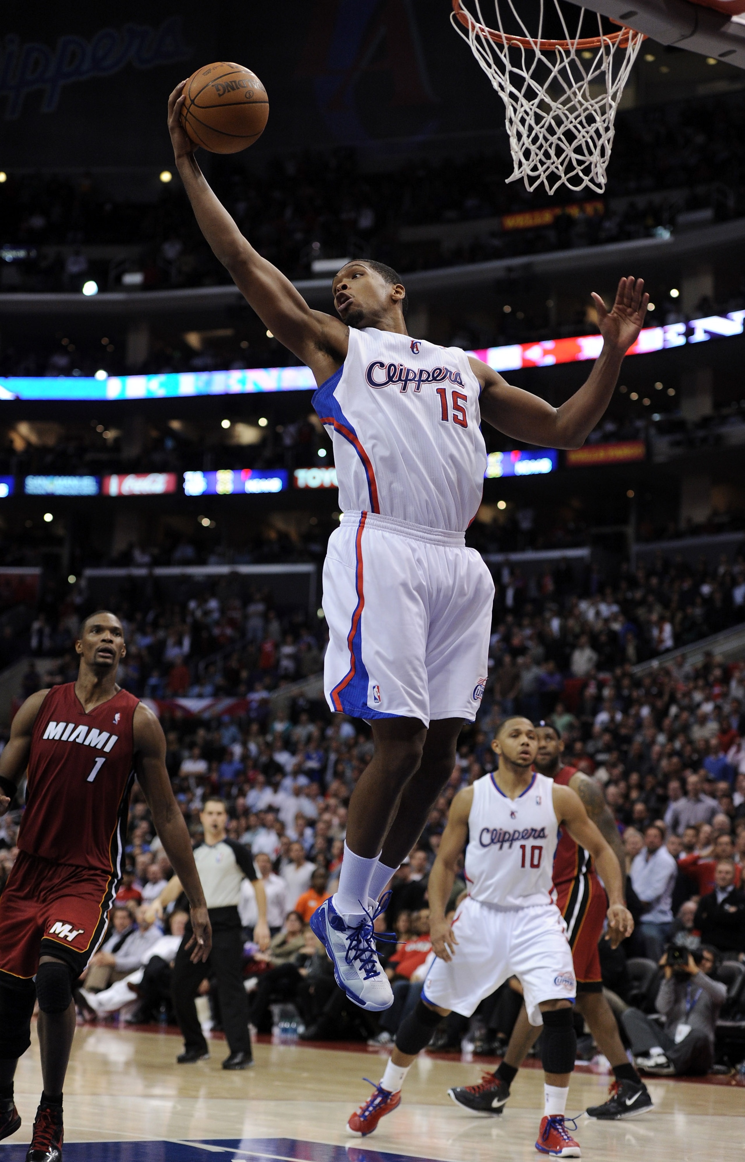 LOS ANGELES, CA - JANUARY 12: Ryan Gomes #15 of the Los Angeles Clippers grabs a rebound against the Miami Heat at Staples Center on January 12, 2011 in Los Angeles, California. NOTE TO USER: User expressly acknowledges and agrees that, by downloading a LOS ANGELES, CA - JANUARY 12: Ryan Gomes #15 of the Los Angeles Clippers grabs a rebound against the Miami Heat at Staples Center on January 12, 2011 in Los Angeles, California. NOTE TO USER: User expressly acknowledges and agrees that, by downloading a