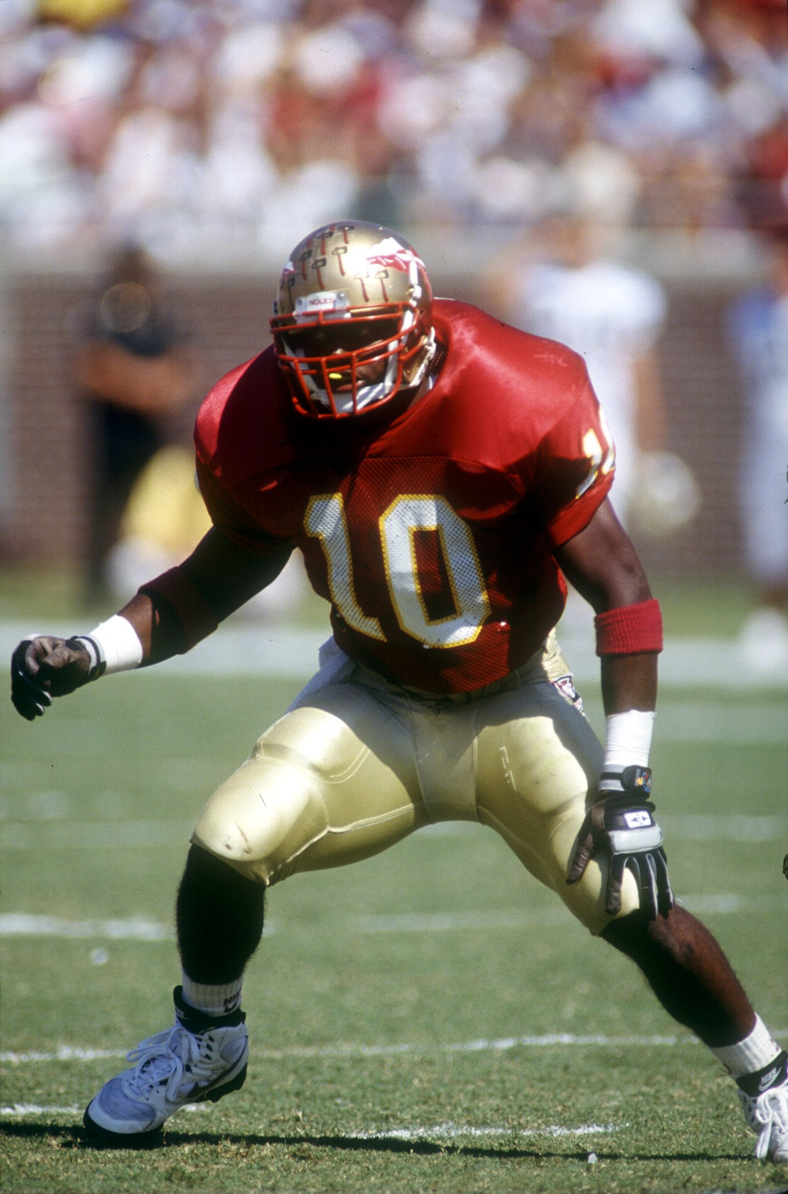 2 OCT 1993:  FLORIDA STATE LINEBACKER DERRICK BROOKS FADES BACK TO COVER A PASS DURING THE SEMINOLES 51-0 WIN OVER GEORGIA TECH. Mandatory Credit: Scott Halleran/ALLSPORT