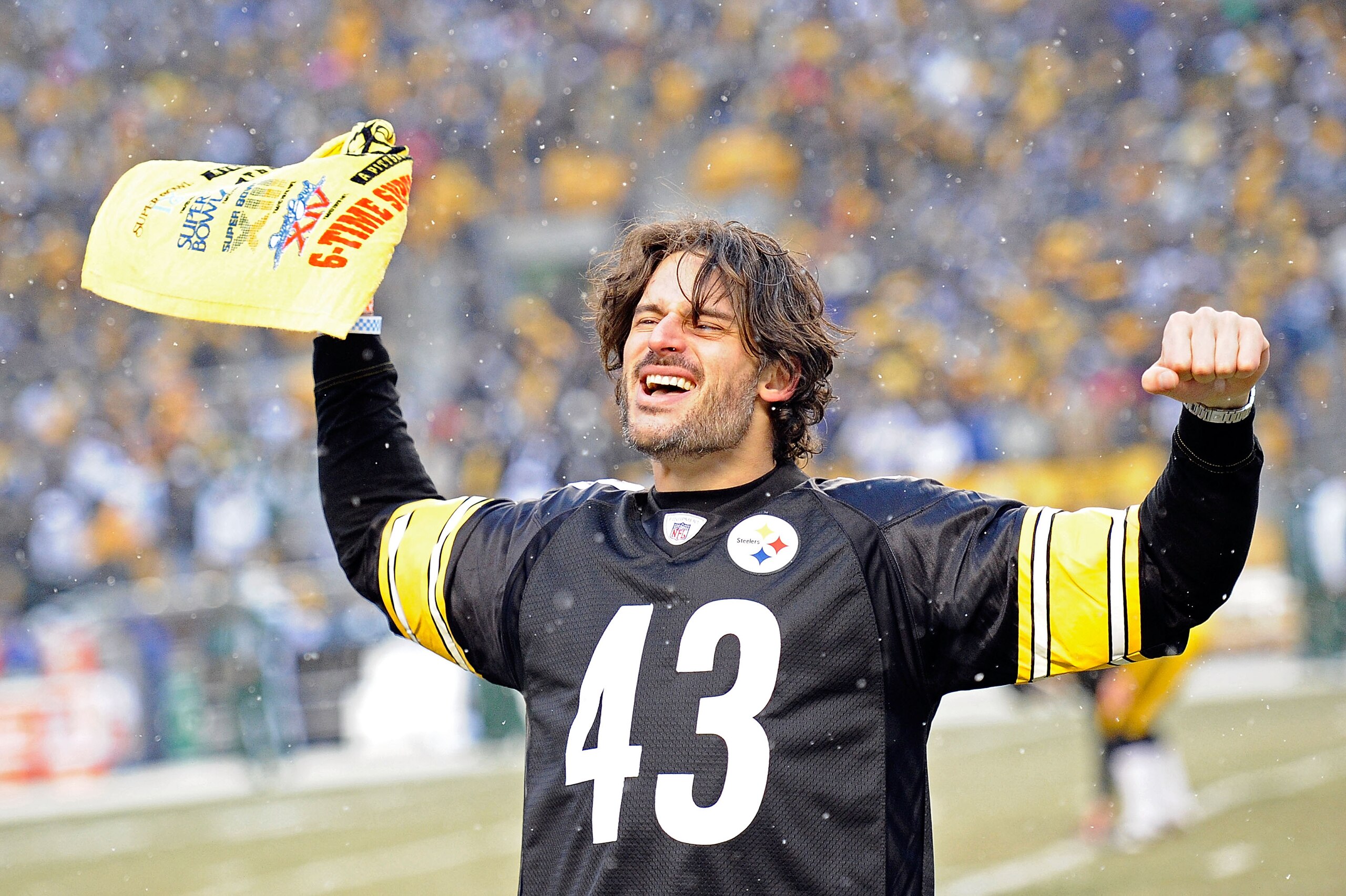 PITTSBURGH, PA - DECEMBER 19:  Actor Joe Manganiello waves a Terrible Towel in support of the Pittsburgh Steelers before their game against the New York Jets at Heinz Field on December 19, 2010 in Pittsburgh, Pennsylvania.  (Photo by Karl Walter/Getty Ima