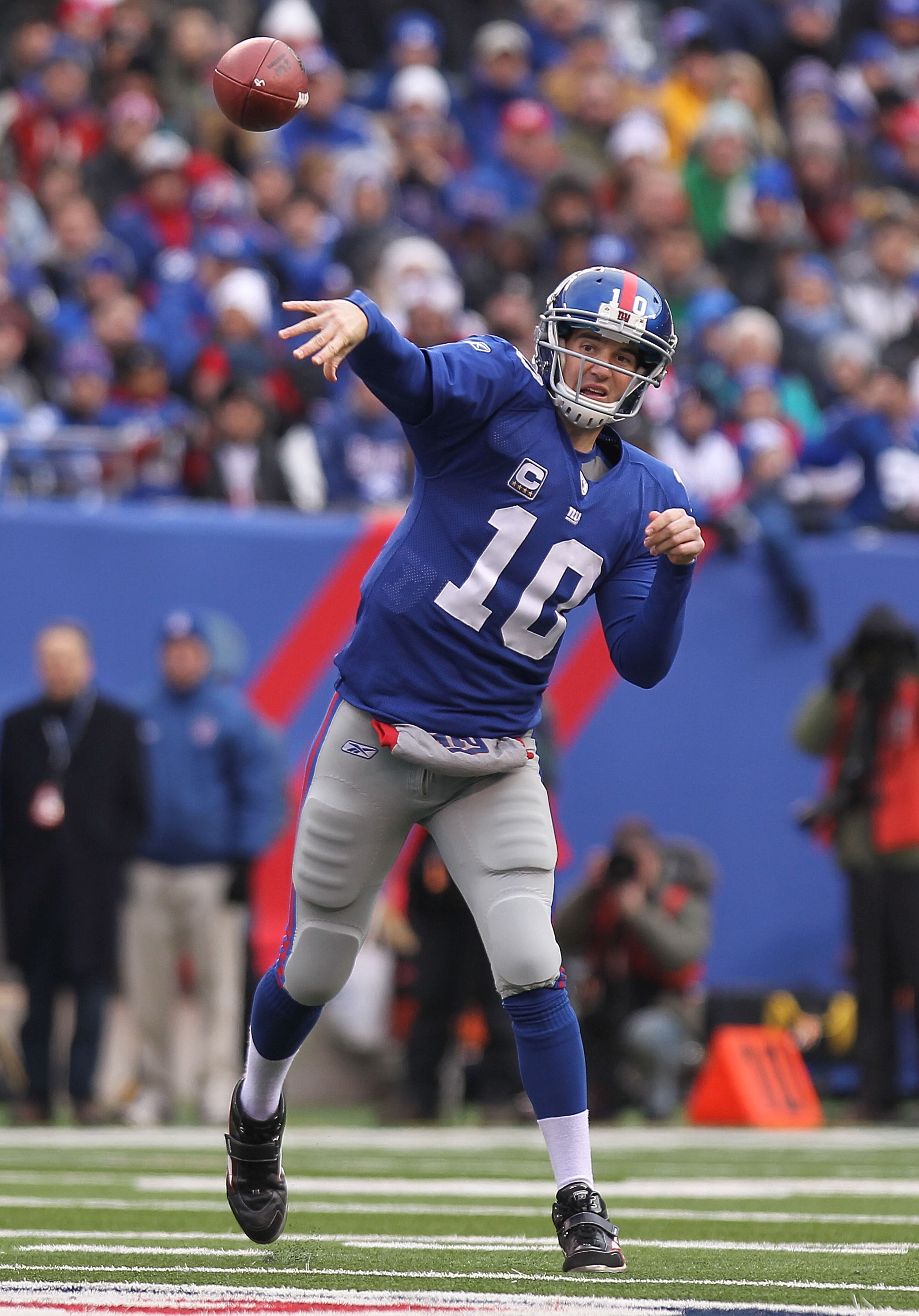 EAST RUTHERFORD, NJ - DECEMBER 19: Eli Manning #10 of the New York Giants passes against the Philadelphia Eagles at New Meadowlands Stadium on December 19, 2010 in East Rutherford, New Jersey. (Photo by Nick Laham/Getty Images) EAST RUTHERFORD, NJ - DECEMBER 19: Eli Manning #10 of the New York Giants passes against the Philadelphia Eagles at New Meadowlands Stadium on December 19, 2010 in East Rutherford, New Jersey. (Photo by Nick Laham/Getty Images)