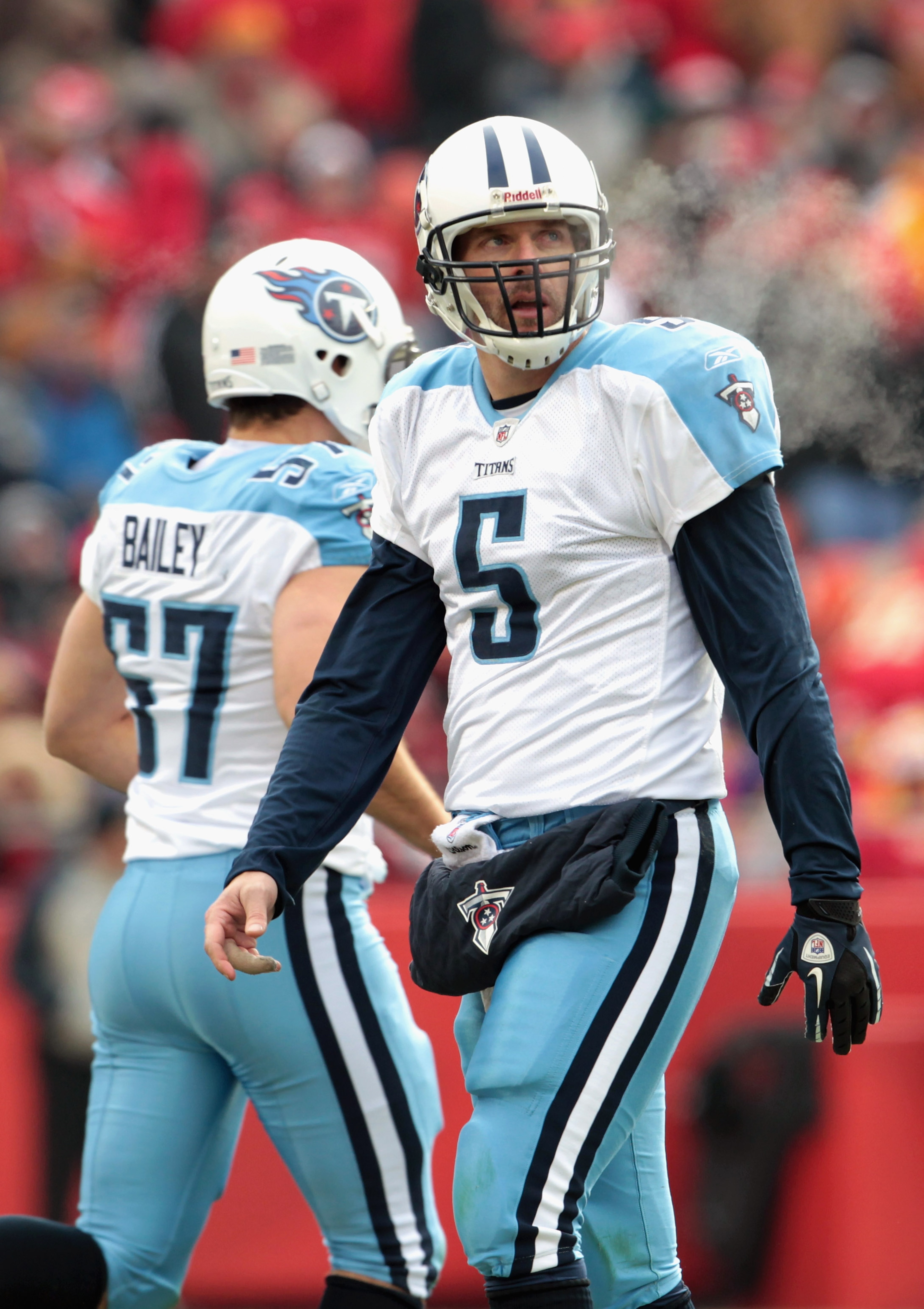 KANSAS CITY, MO - DECEMBER 26: Quarterback Kerry Collins #5 of the Tennessee Titans in action during the game against the Kansas City Chiefs on December 26, 2010 at Arrowhead Stadium in Kansas City, Missouri. (Photo by Jamie Squire/Getty Images) KANSAS CITY, MO - DECEMBER 26: Quarterback Kerry Collins #5 of the Tennessee Titans in action during the game against the Kansas City Chiefs on December 26, 2010 at Arrowhead Stadium in Kansas City, Missouri. (Photo by Jamie Squire/Getty Images)