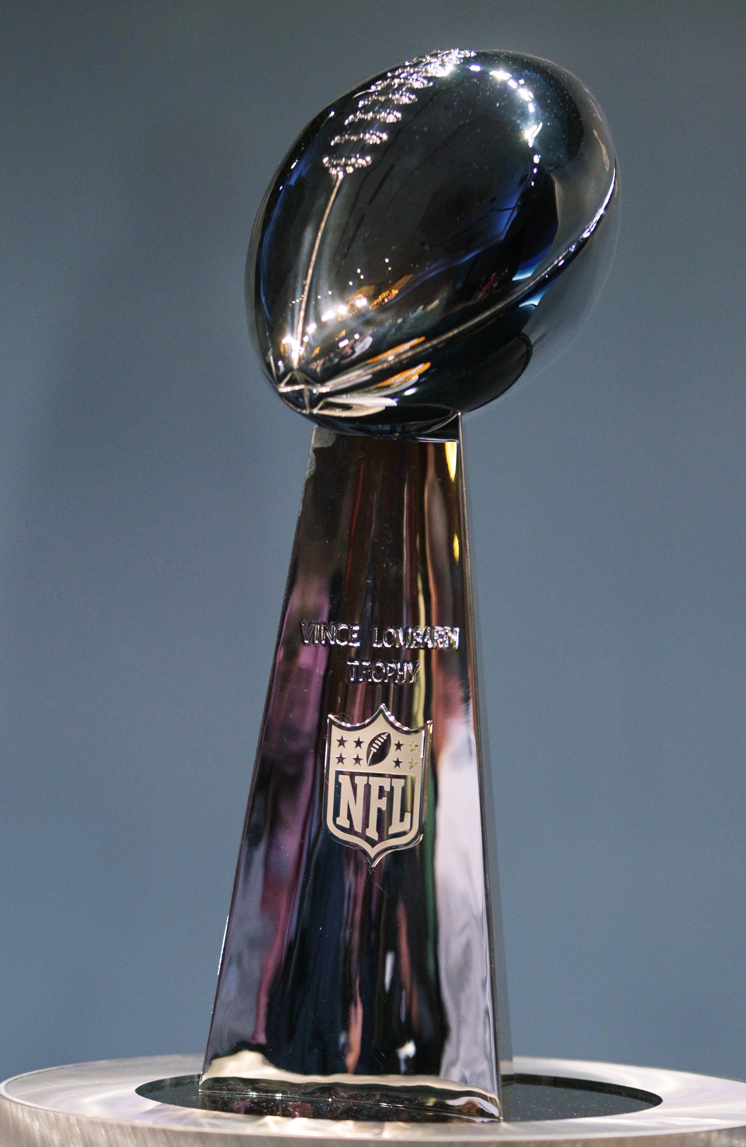 DALLAS, TX - FEBRUARY 04: The Vince Lombardi Trophy is displayed during a press conference with NFL commissioner Roger Goodell at the Super Bowl XLV media center on February 4, 2011 in Dallas, Texas. The Green Bay Packers will play the Pittsburgh Steeler DALLAS, TX - FEBRUARY 04: The Vince Lombardi Trophy is displayed during a press conference with NFL commissioner Roger Goodell at the Super Bowl XLV media center on February 4, 2011 in Dallas, Texas. The Green Bay Packers will play the Pittsburgh Steeler