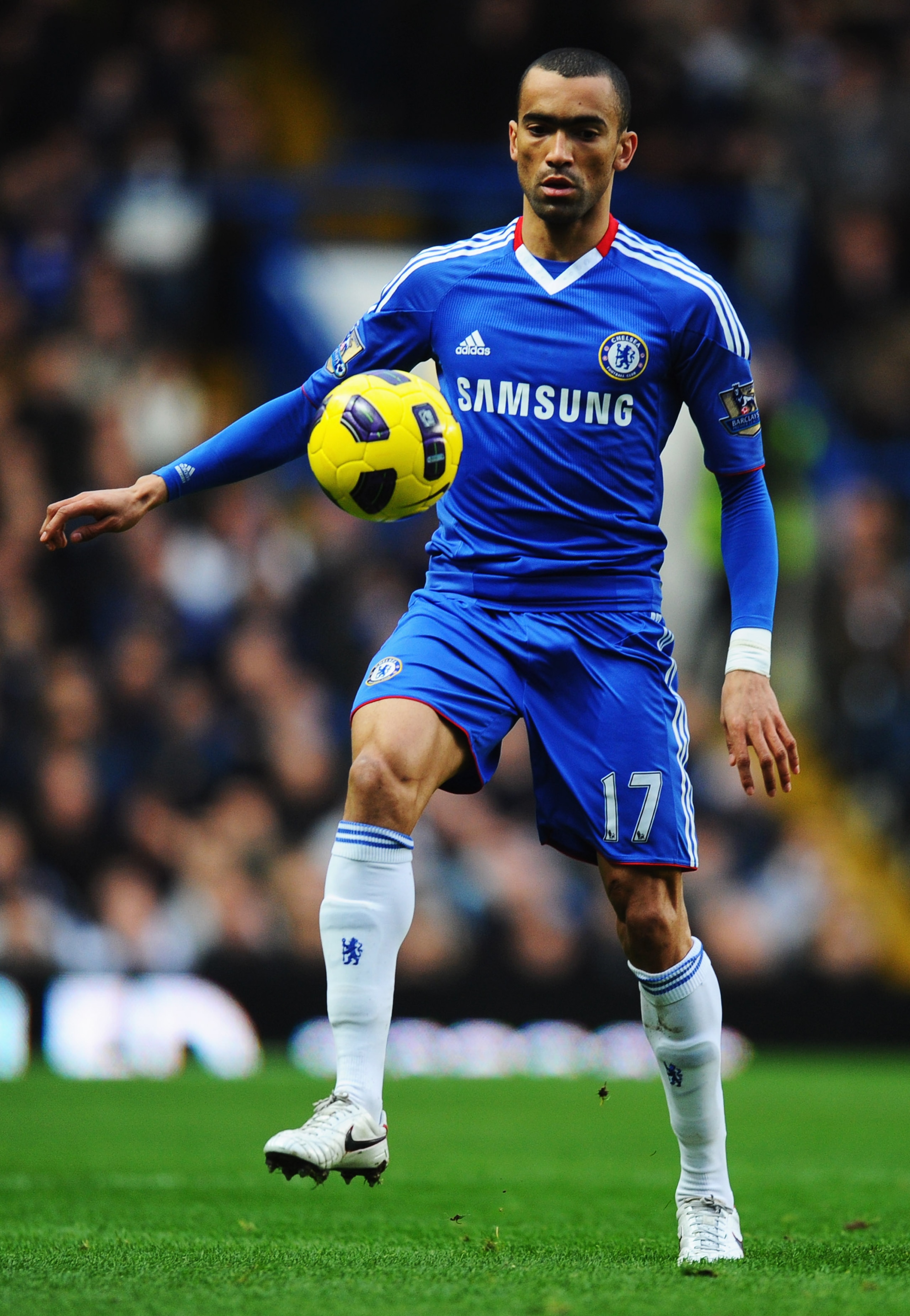 LONDON, ENGLAND - JANUARY 15:  Jose Bosingwa of Chelsea in action during the Barclays Premier League match between Chelsea and Blackburn Rovers at Stamford Bridge on January 15, 2011 in London, England.  (Photo by Mike Hewitt/Getty Images)
