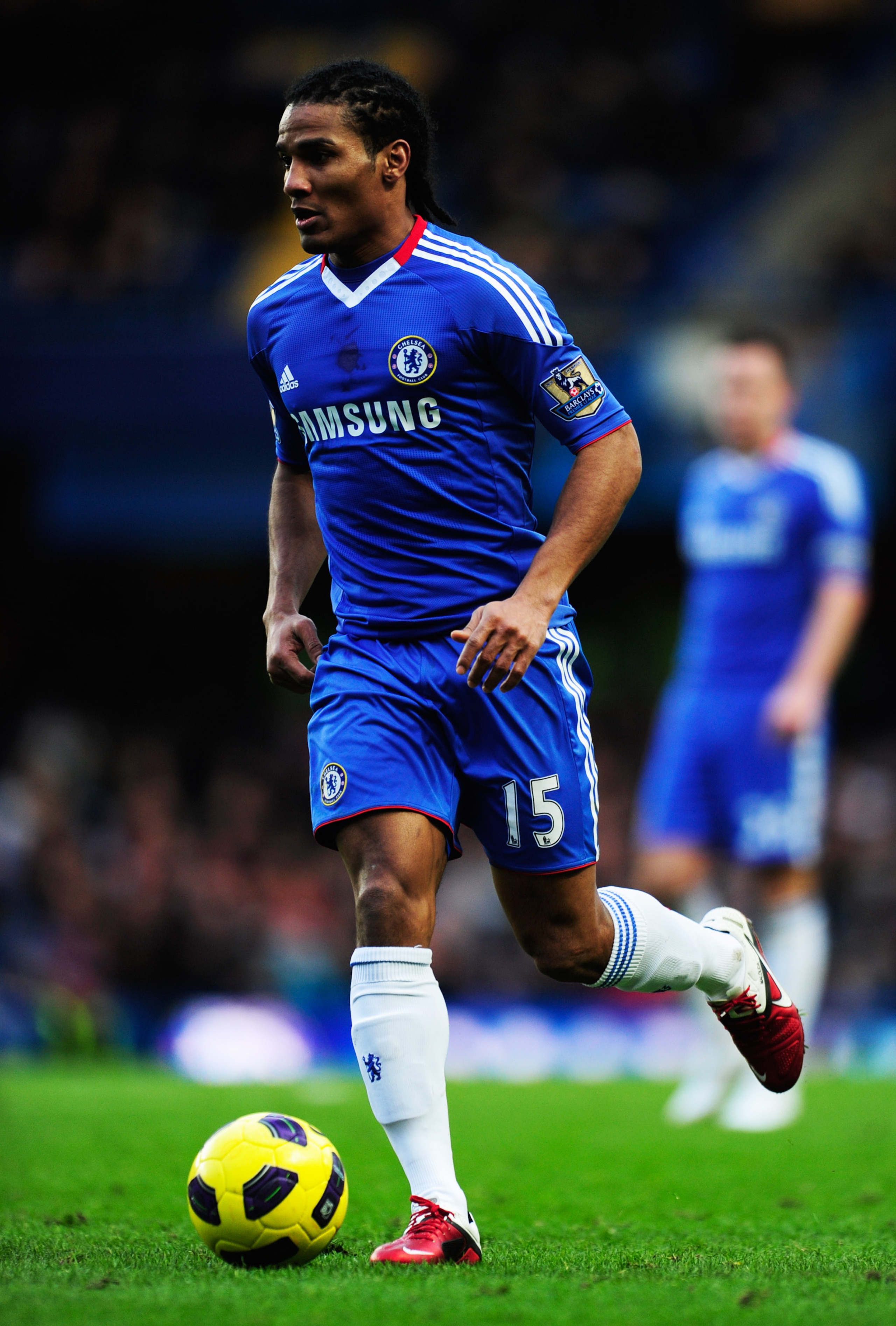 LONDON, ENGLAND - JANUARY 02:  Florent Malouda of Chelsea in action during the Barclays Premier League match between Chelsea and Aston Villa at Stamford Bridge on January 2, 2011 in London, England.  (Photo by Jamie McDonald/Getty Images)