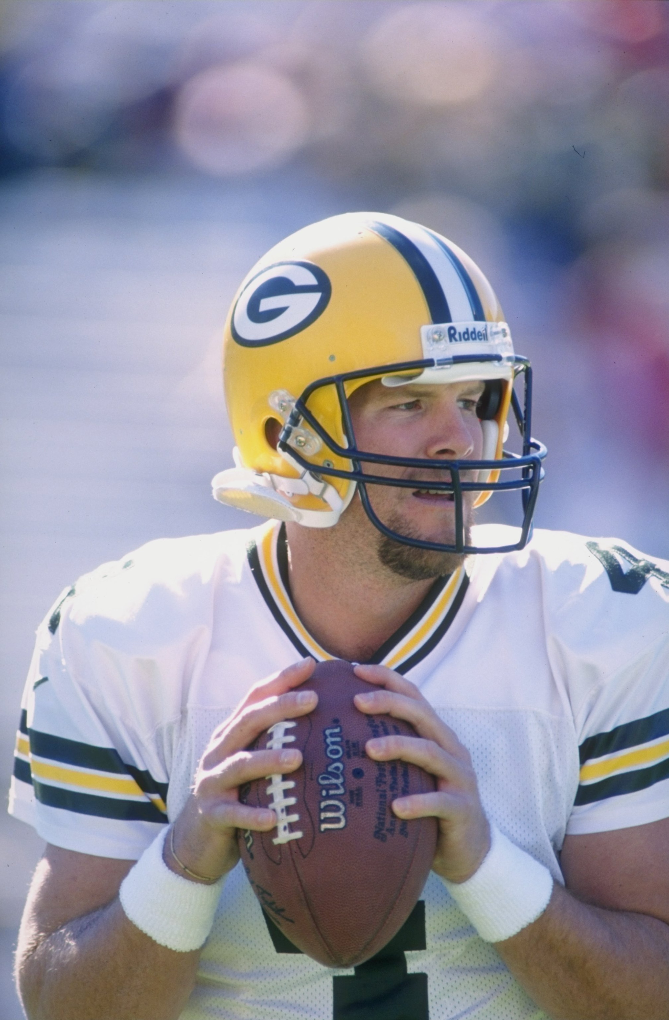 7 Dec 1997:  Quarterback Brett Favre #4 of the Green Bay Packers in action against the Tampa Bay Buccaneers during a game at Houlihan''s Stadium in Tampa, Florida.  The Packers defeated the Buccaneers 17-6. Mandatory Credit: Scott Halleran  /Allsport