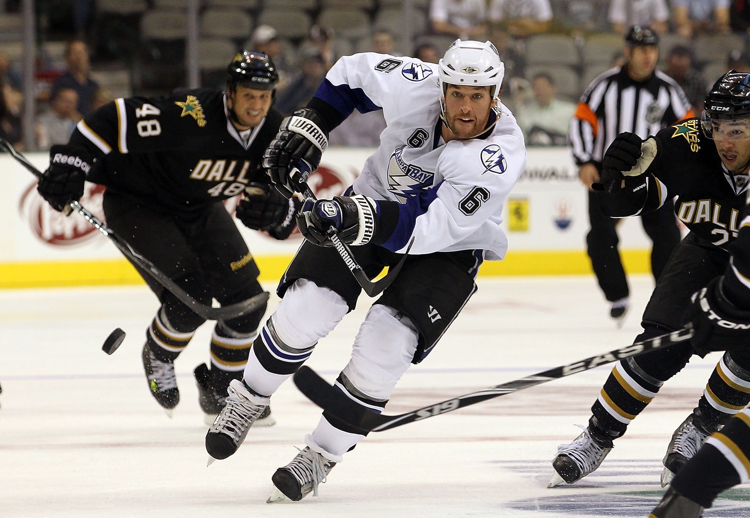 DALLAS - SEPTEMBER 21:  Right wing Ryan Malone #6 of the Tampa Bay Lightning at American Airlines Center on September 21, 2010 in Dallas, Texas.  (Photo by Ronald Martinez/Getty Images)