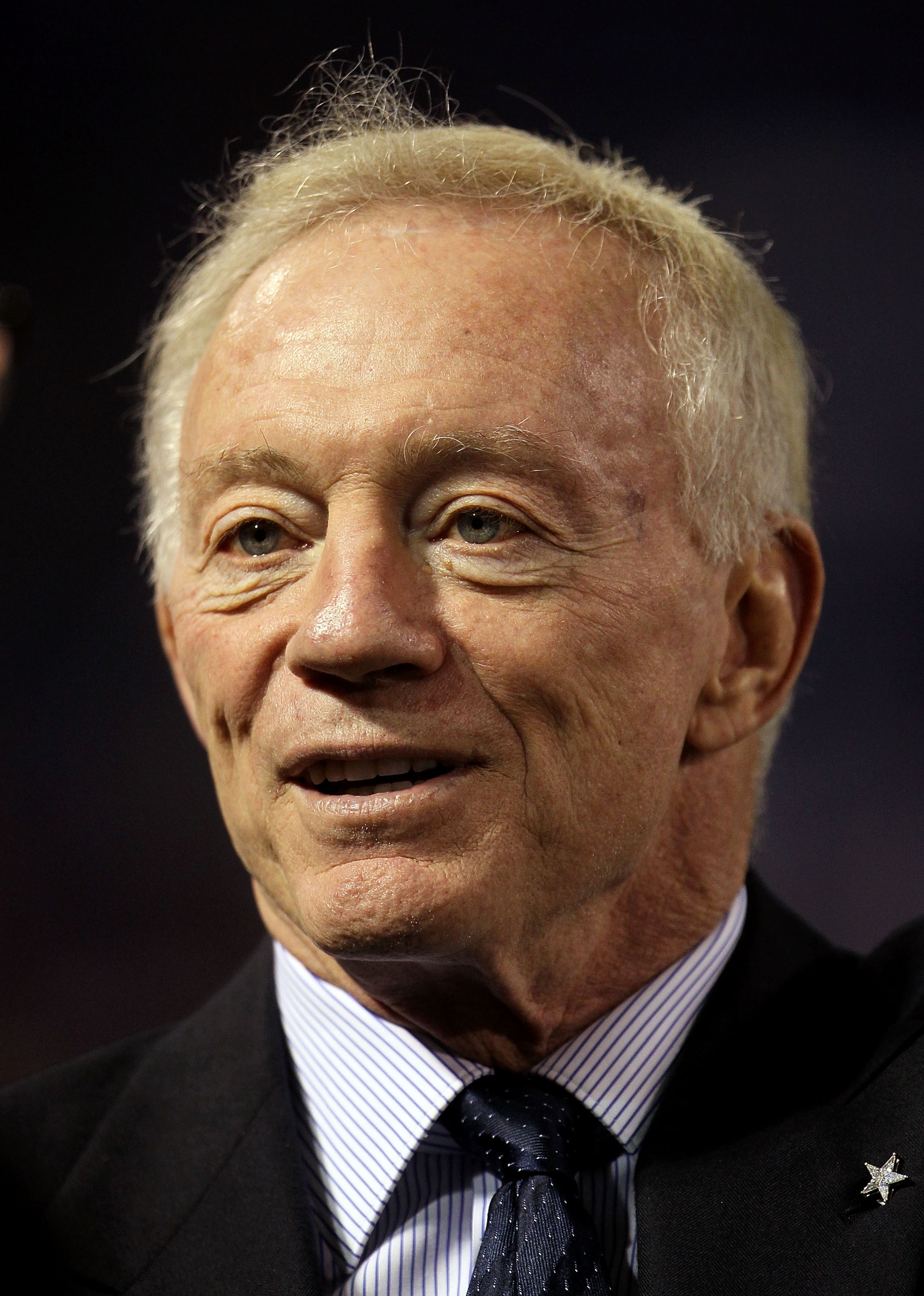 MINNEAPOLIS - OCTOBER 17: Owner Jerry Jones of the Dallas Cowboys attends the game against the Minnesota Vikings at Mall of America Field on October 17, 2010 in Minneapolis, Minnesota. (Photo by Jeff Gross/Getty Images) MINNEAPOLIS - OCTOBER 17: Owner Jerry Jones of the Dallas Cowboys attends the game against the Minnesota Vikings at Mall of America Field on October 17, 2010 in Minneapolis, Minnesota. (Photo by Jeff Gross/Getty Images)