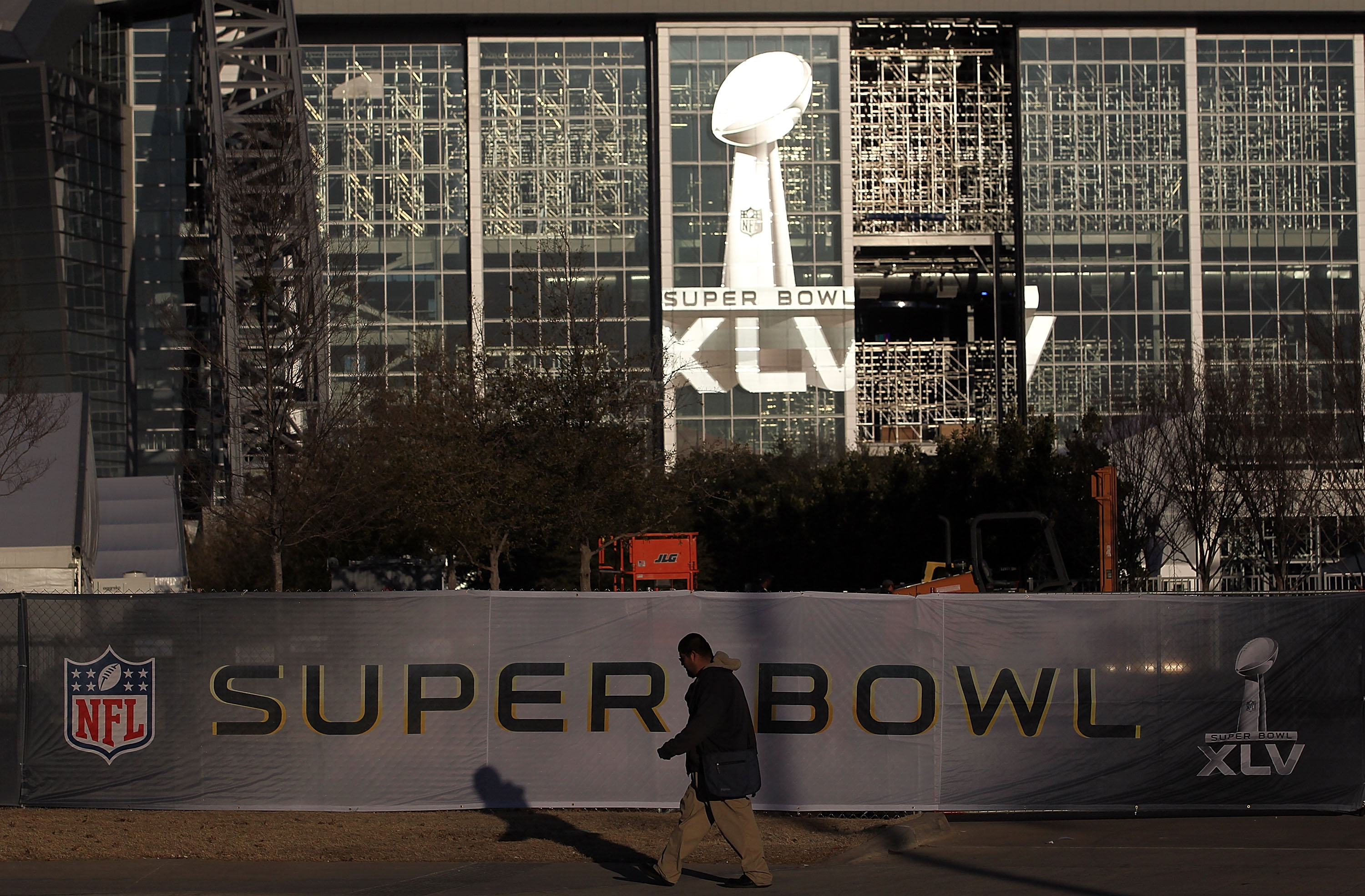 Super Bowl Kickoff Time And 10 Other Things Fair Weather NFL Fans Don't