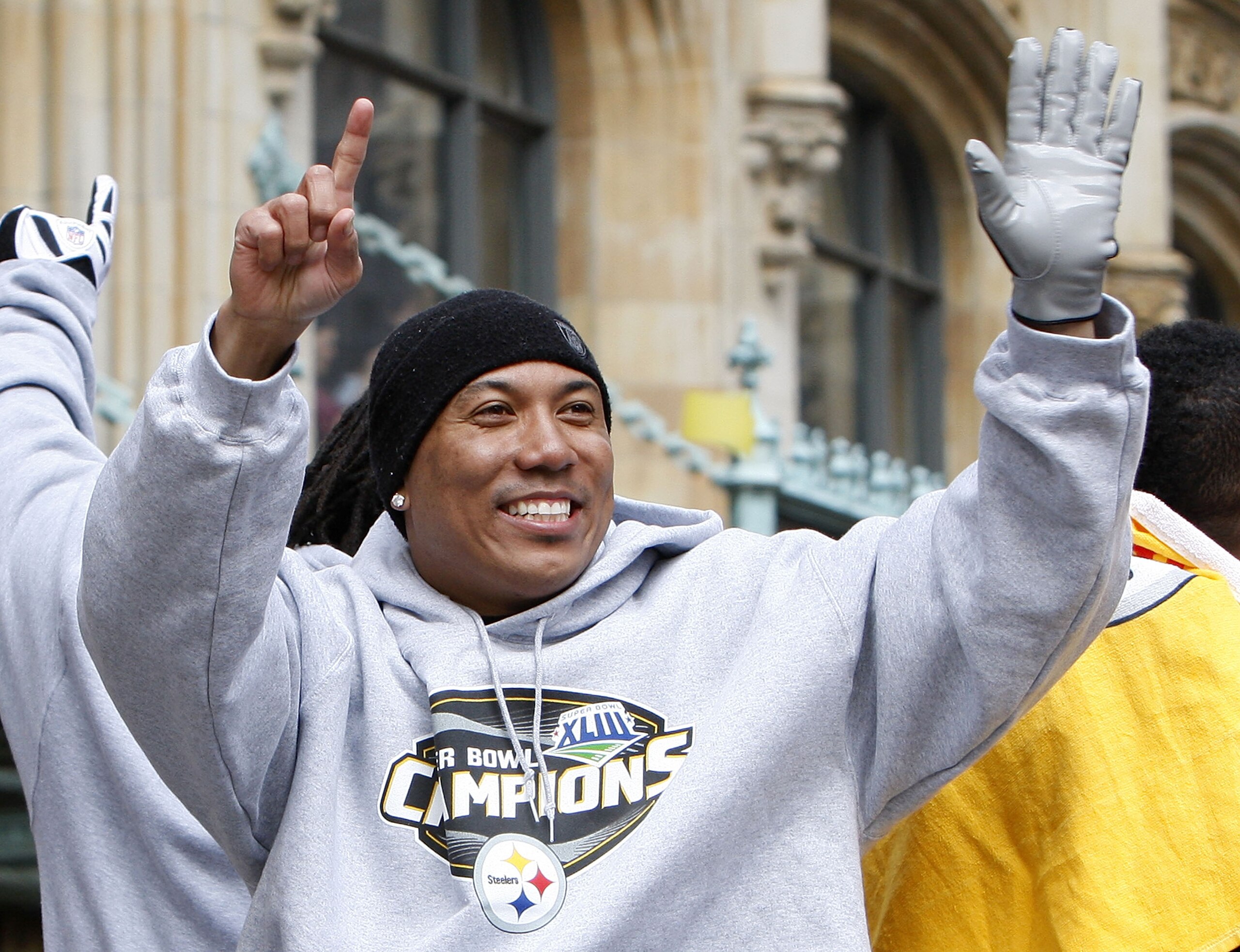 PITTSBURGH - FEBRUARY 03: Hines Ward #86 of the Pittsburgh Steelers holds up six fingers to represent the six Super Bowl titles the Steelers have during a parade to celebrate winning Super Bowl XLIII on February 3, 2009 in Pittsburgh, Pennsylvania. (Pho PITTSBURGH - FEBRUARY 03: Hines Ward #86 of the Pittsburgh Steelers holds up six fingers to represent the six Super Bowl titles the Steelers have during a parade to celebrate winning Super Bowl XLIII on February 3, 2009 in Pittsburgh, Pennsylvania. (Pho