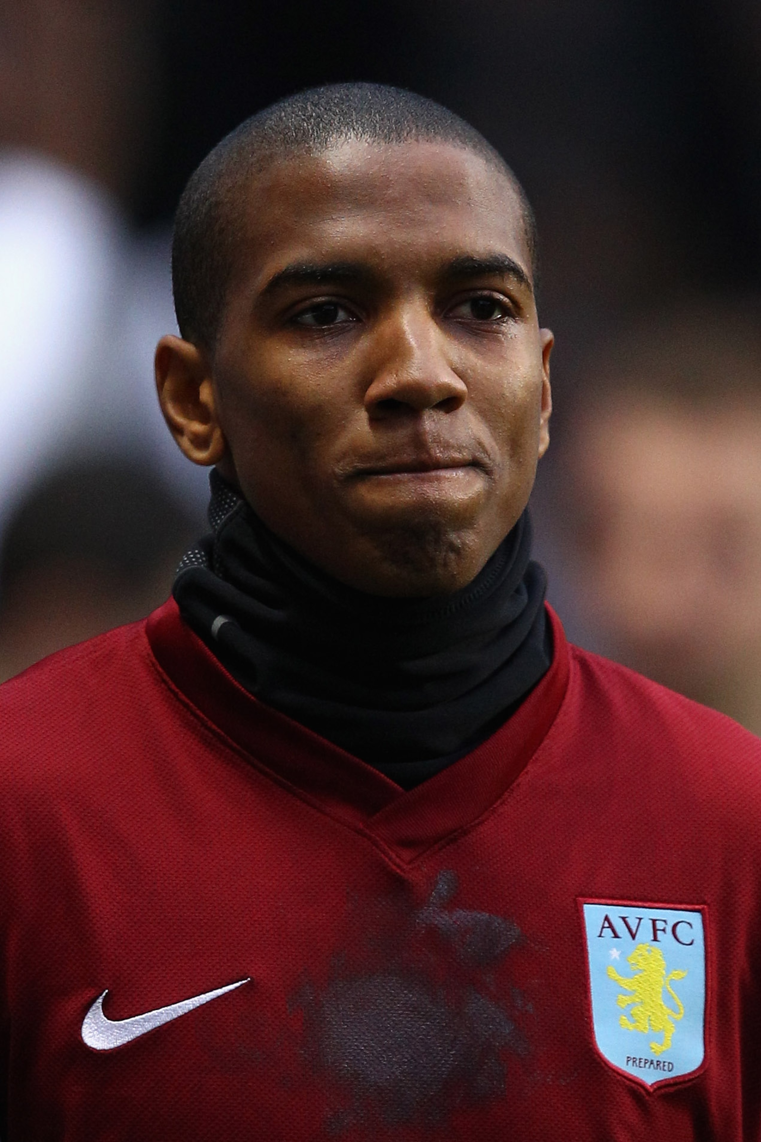 BIRMINGHAM, ENGLAND - DECEMBER 11: Ashley Young of Villa wears a snood around his neck during the Barclays Premier League match between Aston Villa and West Bromwich Albion at Villa Park on December 11, 2010 in Birmingham, England. (Photo by Richard Hea BIRMINGHAM, ENGLAND - DECEMBER 11: Ashley Young of Villa wears a snood around his neck during the Barclays Premier League match between Aston Villa and West Bromwich Albion at Villa Park on December 11, 2010 in Birmingham, England. (Photo by Richard Hea