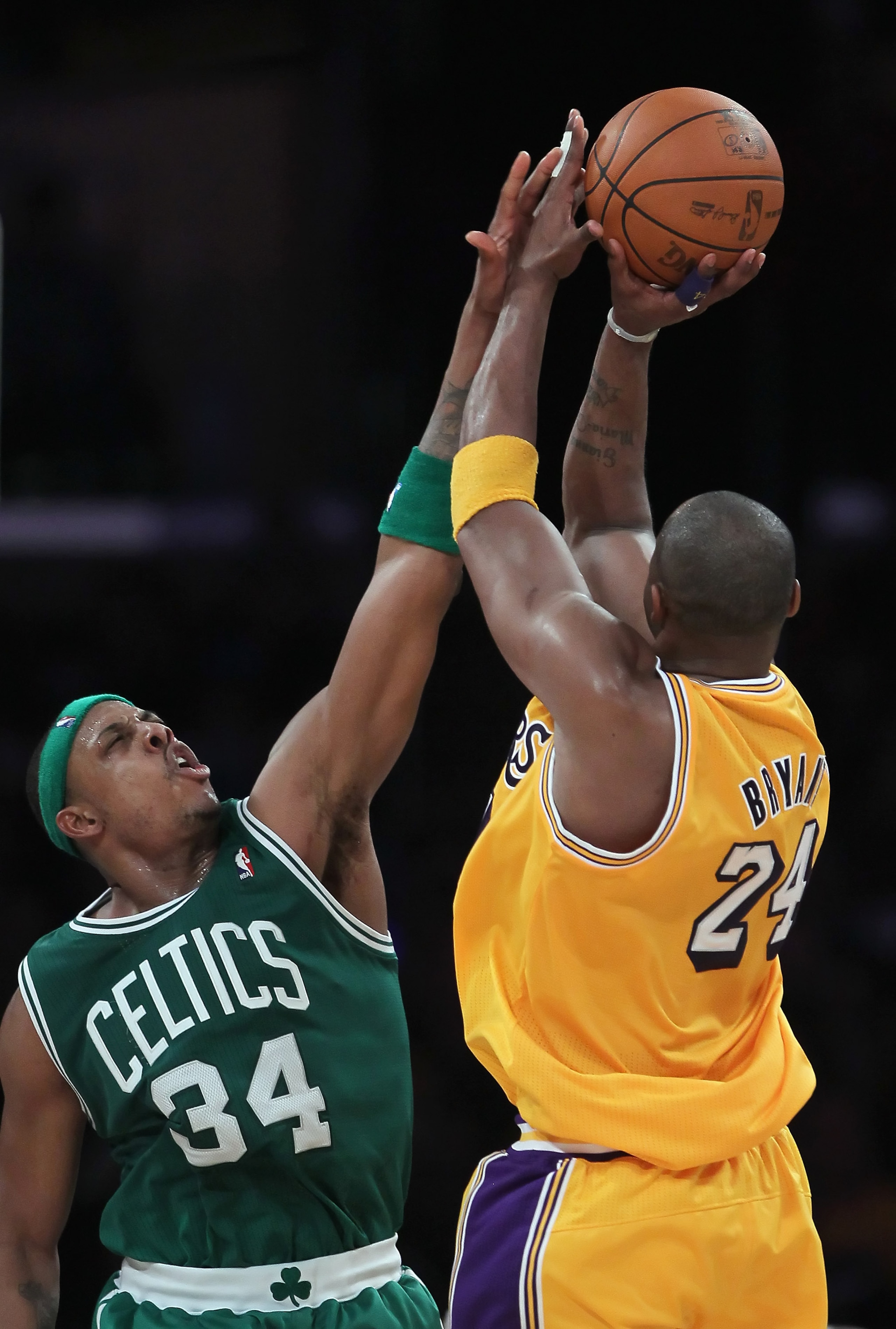 LOS ANGELES, CA - JANUARY 30:  Kobe Bryant #24  of the Los Angeles Lakers is defended by Paul Pierce #34 of the Boston Celtics in the second half at Staples Center on January 30, 2011 in Los Angeles, California. The Celtics defeated the Lakers 109-96.  (P