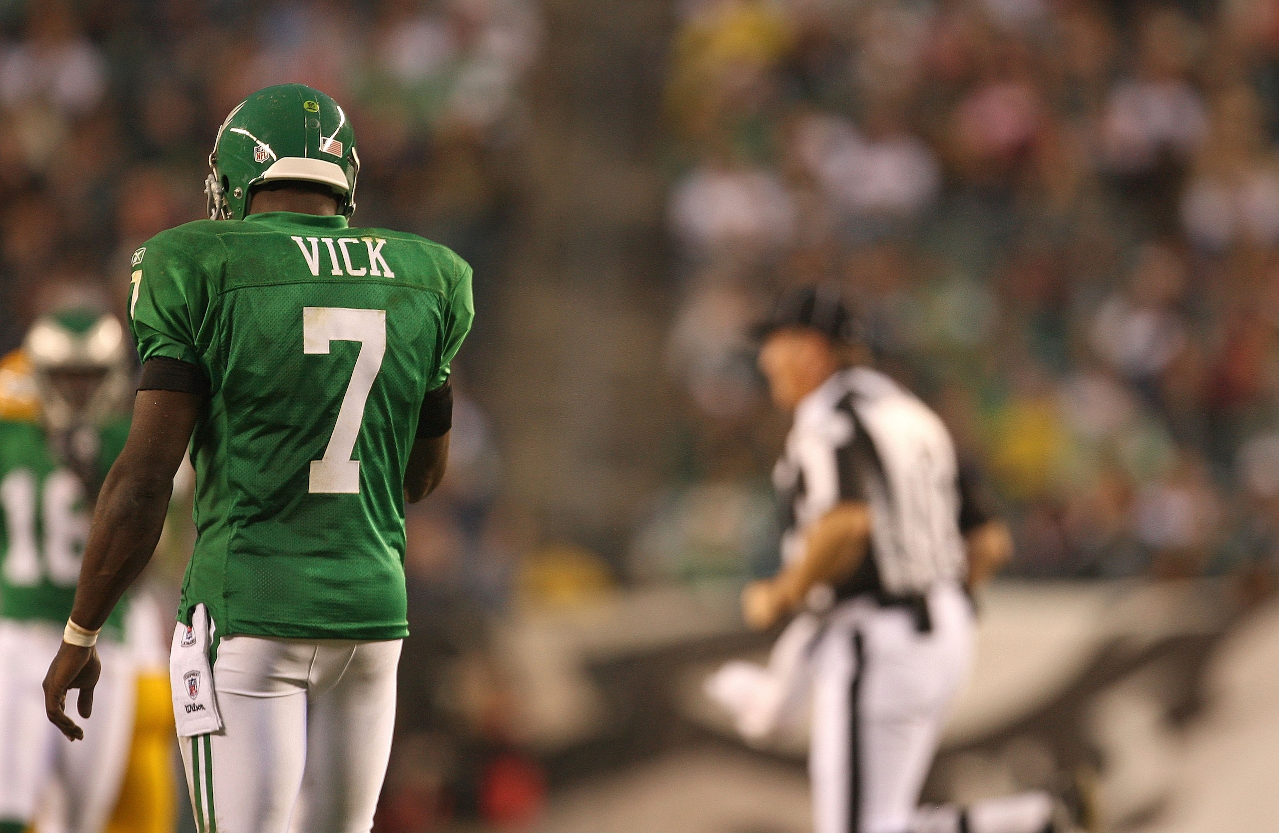 PHILADELPHIA - SEPTEMBER 12: Michael Vick #7 of the Philadelphia Eagles walks to the sidelines during a game against the Green Bay Packers at Lincoln Financial Field on September 12, 2010 in Philadelphia, Pennsylvania. (Photo by Mike Ehrmann/Getty Image PHILADELPHIA - SEPTEMBER 12: Michael Vick #7 of the Philadelphia Eagles walks to the sidelines during a game against the Green Bay Packers at Lincoln Financial Field on September 12, 2010 in Philadelphia, Pennsylvania. (Photo by Mike Ehrmann/Getty Image