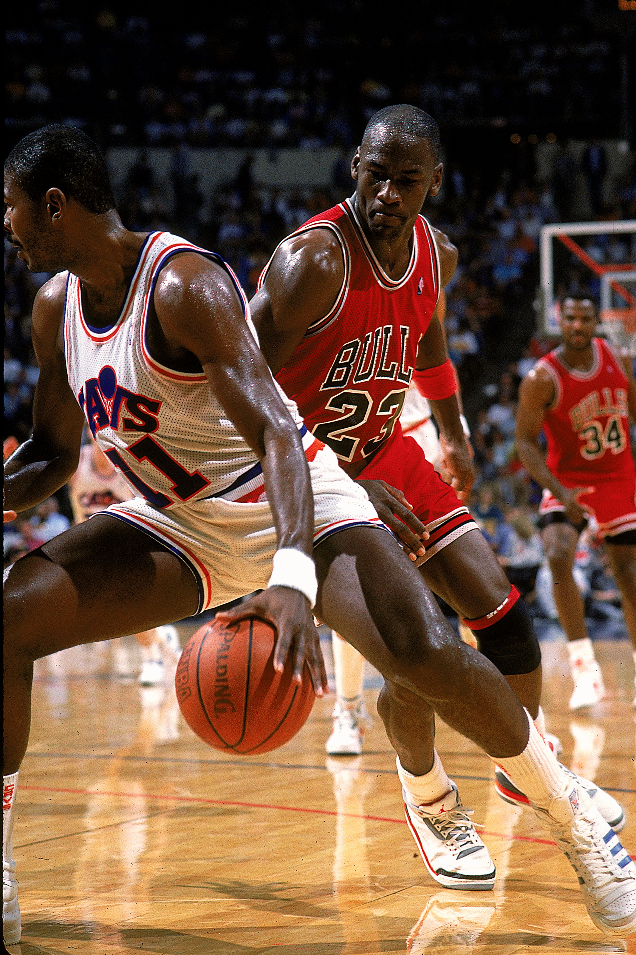 NBA Crunch-Time: Kobe's 1,072 Career Games vs. Jordan's 1,072 Career Games | Bleacher ...