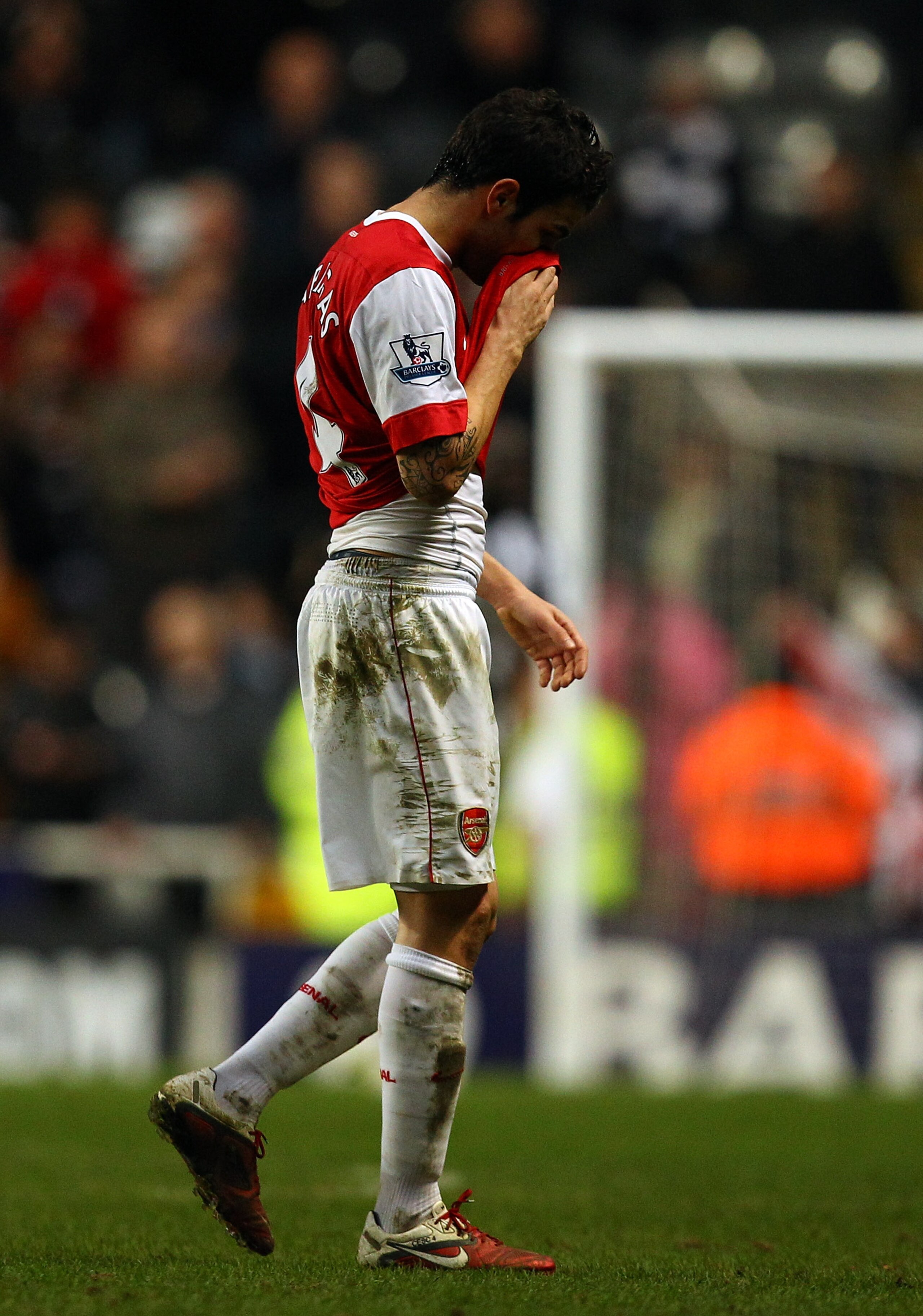 NEWCASTLE UPON TYNE, ENGLAND - FEBRUARY 05: Cesc Fabregas of Arsenal walks off at the final whistle during the Barclays Premier League match between Newcastle United and Arsenal at St James' Park on February 5, 2011 in Newcastle upon Tyne, England. (Pho NEWCASTLE UPON TYNE, ENGLAND - FEBRUARY 05: Cesc Fabregas of Arsenal walks off at the final whistle during the Barclays Premier League match between Newcastle United and Arsenal at St James' Park on February 5, 2011 in Newcastle upon Tyne, England. (Pho