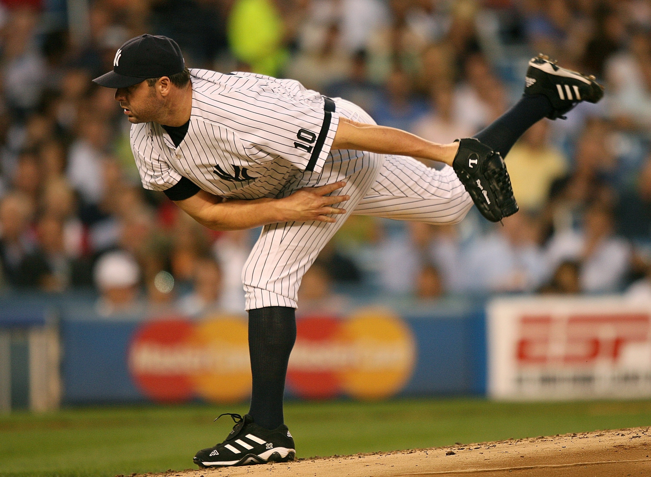 NEW YORK - AUGUST 29: Pitcher Roger Clemens #22 of the New York Yankees pitches during a game against the Boston Red Sox on August 29, 2007 at Yankee Stadium in the Bronx borough of New York City. (Photo by Mike Ehrmann/Getty Images) NEW YORK - AUGUST 29: Pitcher Roger Clemens #22 of the New York Yankees pitches during a game against the Boston Red Sox on August 29, 2007 at Yankee Stadium in the Bronx borough of New York City. (Photo by Mike Ehrmann/Getty Images)