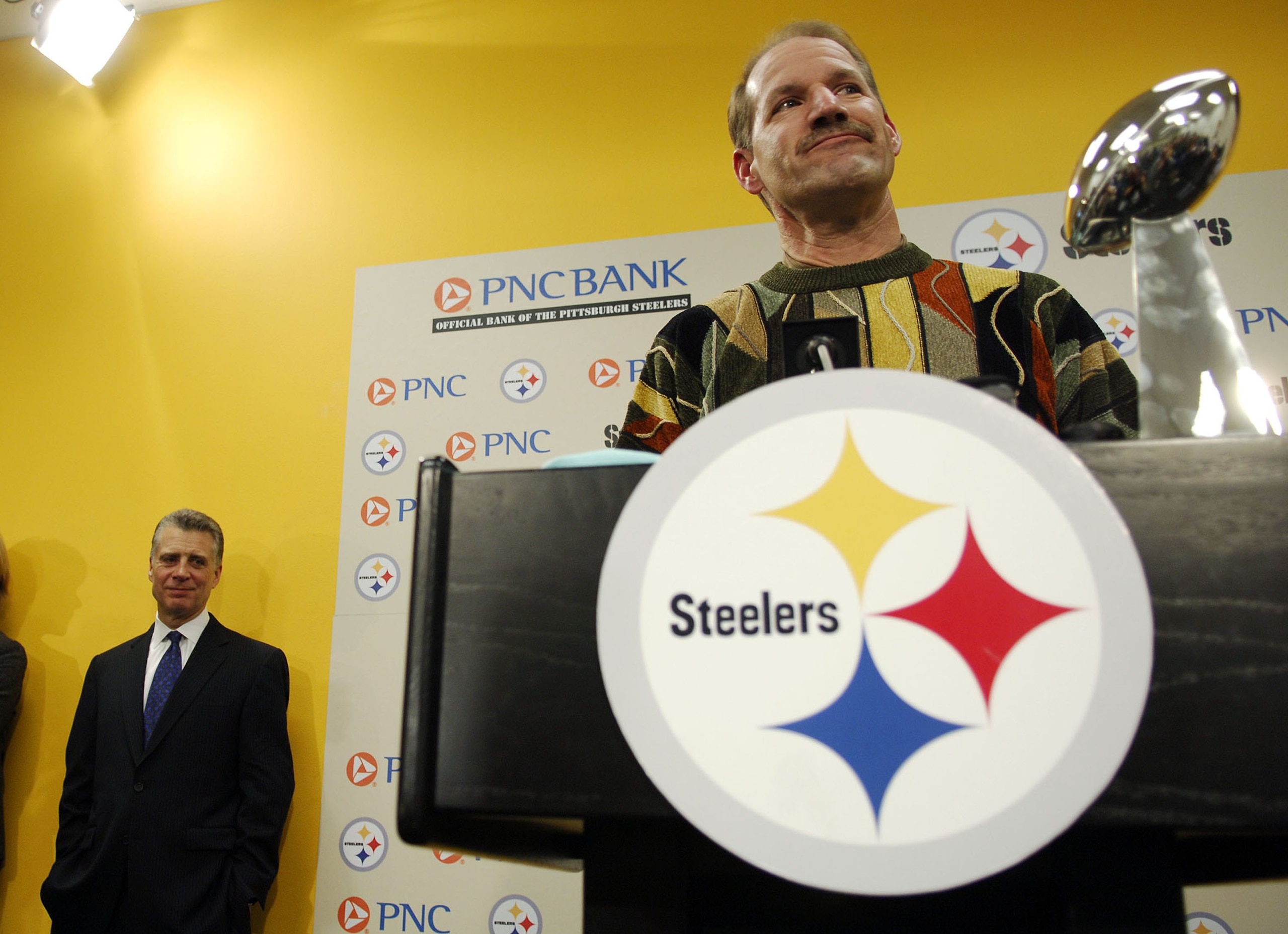 PITTSBURGH - JANUARY 5: Pittsburgh Steelers' Coach Bill Cowher announces his retirement during a press conference at the Pittsburgh Steelers' headquarters on January 5, 2007 in Pittsburgh, Pennsylvania. (Photo by Jeff Swensen/Getty Images) PITTSBURGH - JANUARY 5: Pittsburgh Steelers' Coach Bill Cowher announces his retirement during a press conference at the Pittsburgh Steelers' headquarters on January 5, 2007 in Pittsburgh, Pennsylvania. (Photo by Jeff Swensen/Getty Images)