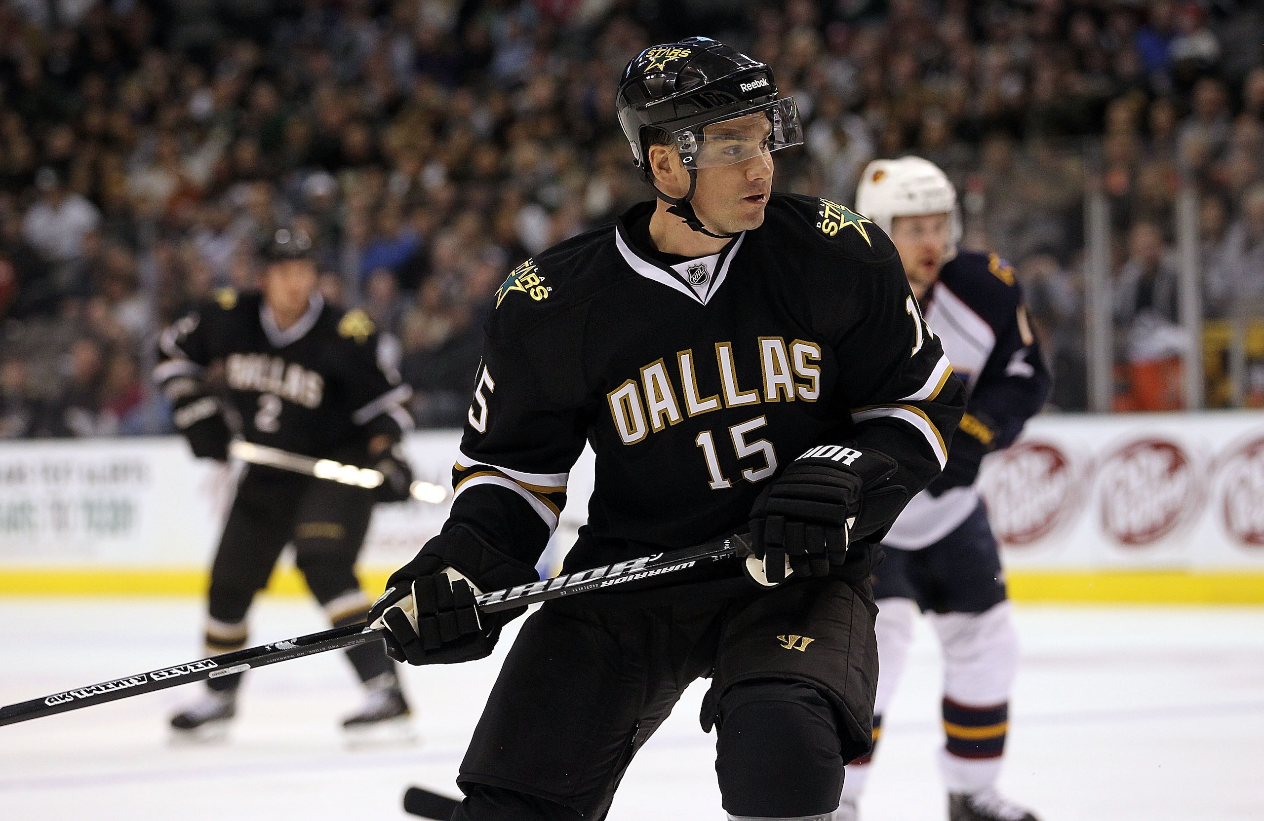 DALLAS, TX - JANUARY 15:  Jamie Langenbrunner #15 of the Dallas Stars at American Airlines Center on January 15, 2011 in Dallas, Texas.  (Photo by Ronald Martinez/Getty Images)