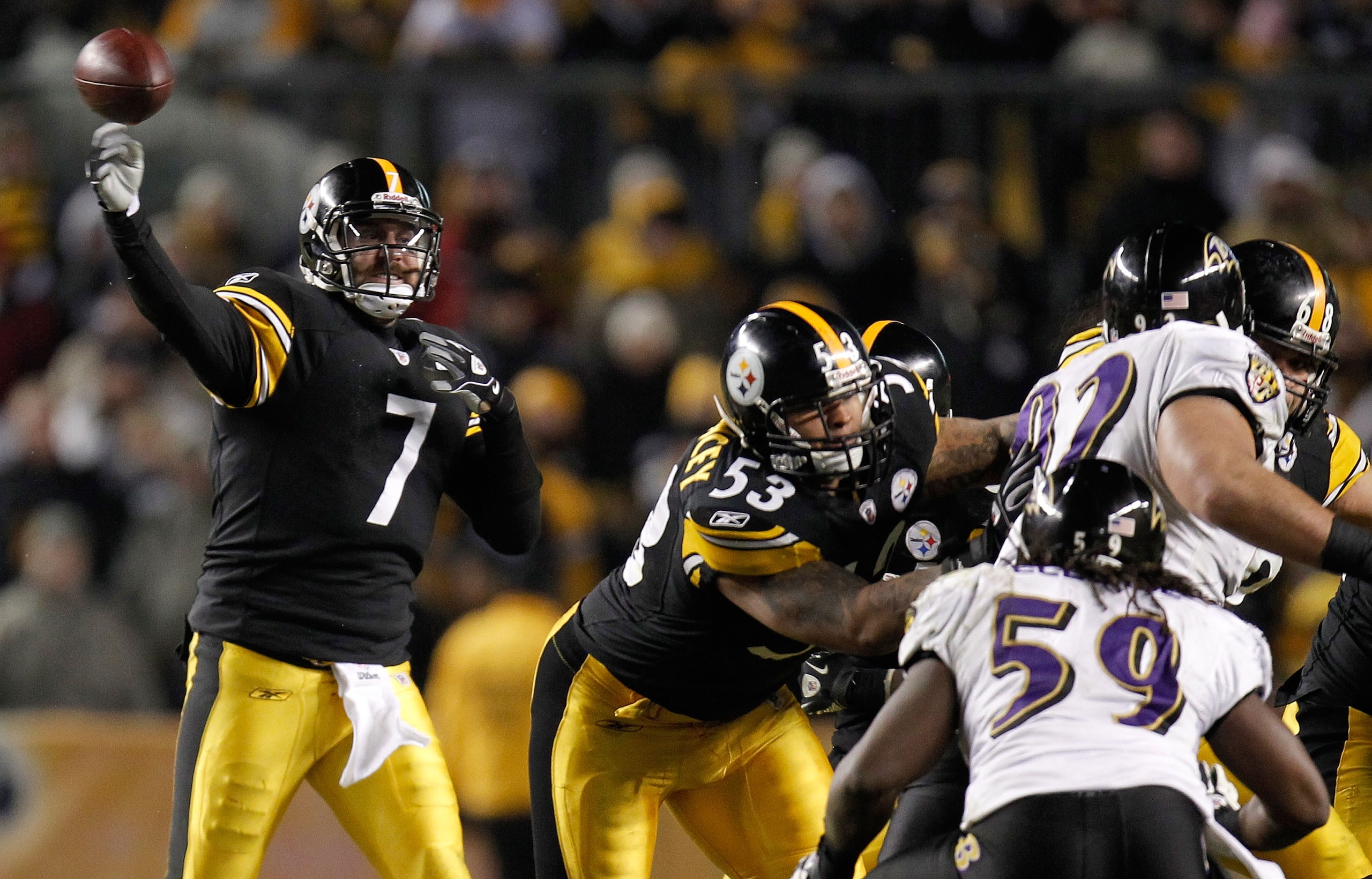 PITTSBURGH, PA - JANUARY 15:  Quarterback Ben Roethlisberger #7 of the Pittsburgh Steelers throws a pass against the Baltimore Ravens in the AFC Divisional Playoff Game at Heinz Field on January 15, 2011 in Pittsburgh, Pennsylvania.  (Photo by Gregory Sha