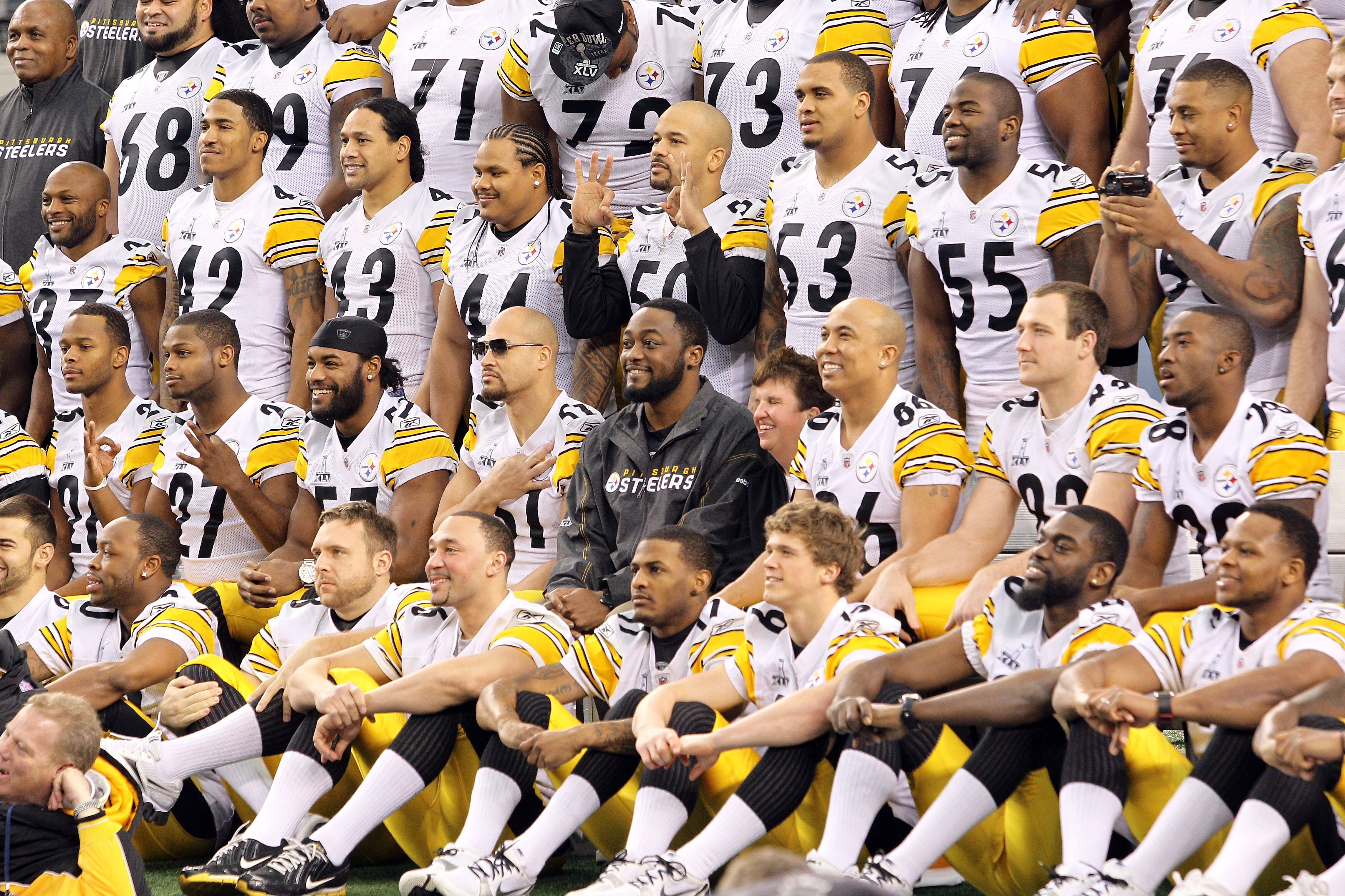 ARLINGTON, TX - FEBRUARY 01:  Members of the Pittsburgh Steelers pose for a team photo during Super Bowl XLV Media Day ahead of Super Bowl XLV at Cowboys Stadium on February 1, 2011 in Arlington, Texas. The Pittsburgh Steelers will play the Green Bay Pack