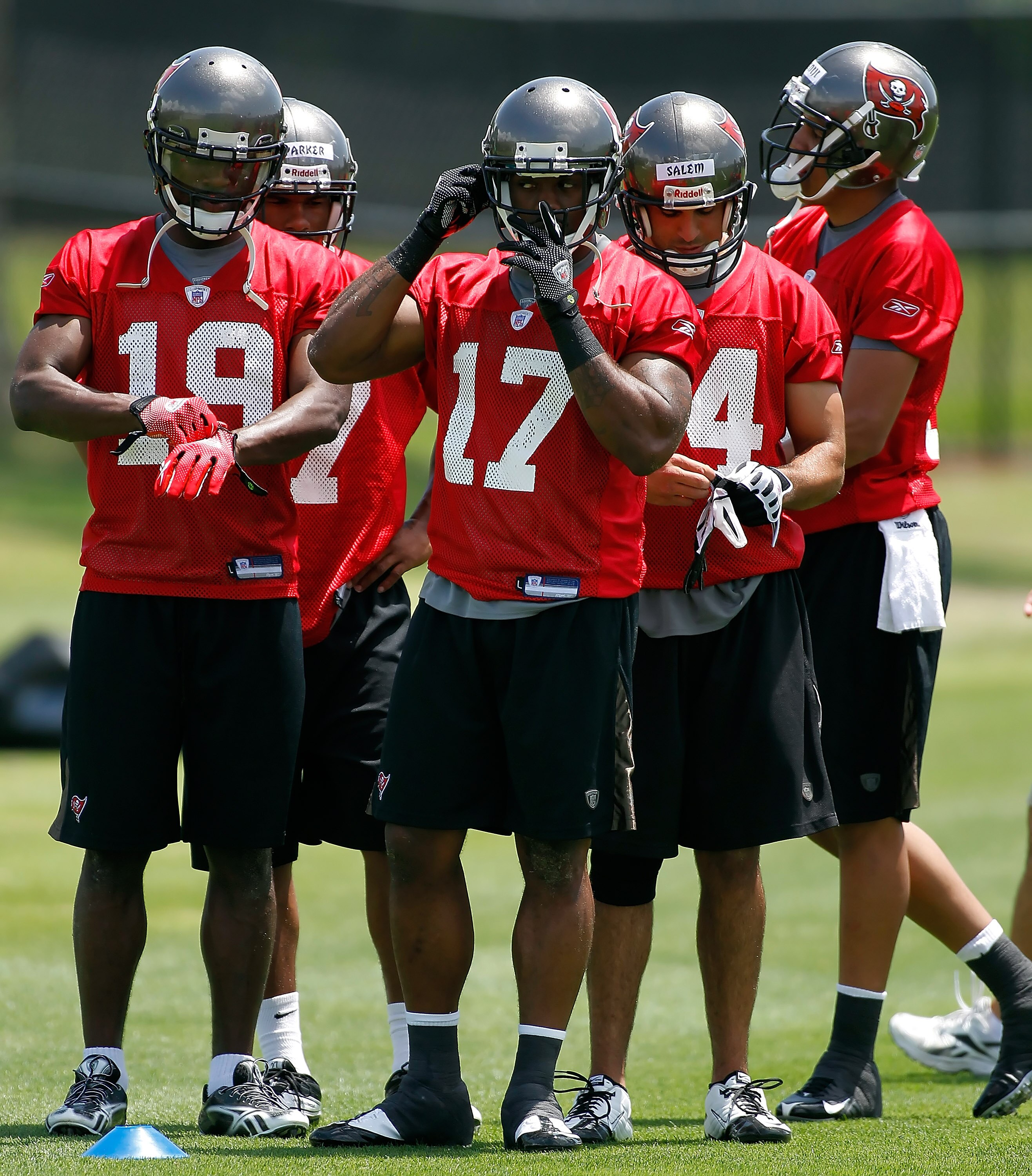 TAMPA - MAY 01:  Receivers Arrelious Benn #17 and Mike Williams #19 of the Tampa Bay Buccaneers work with the receivers during the Buccaneers Rookie mini camp at One Buccaneer Place on May 1, 2010 in Tampa, Florida.  (Photo by J. Meric/Getty Images)