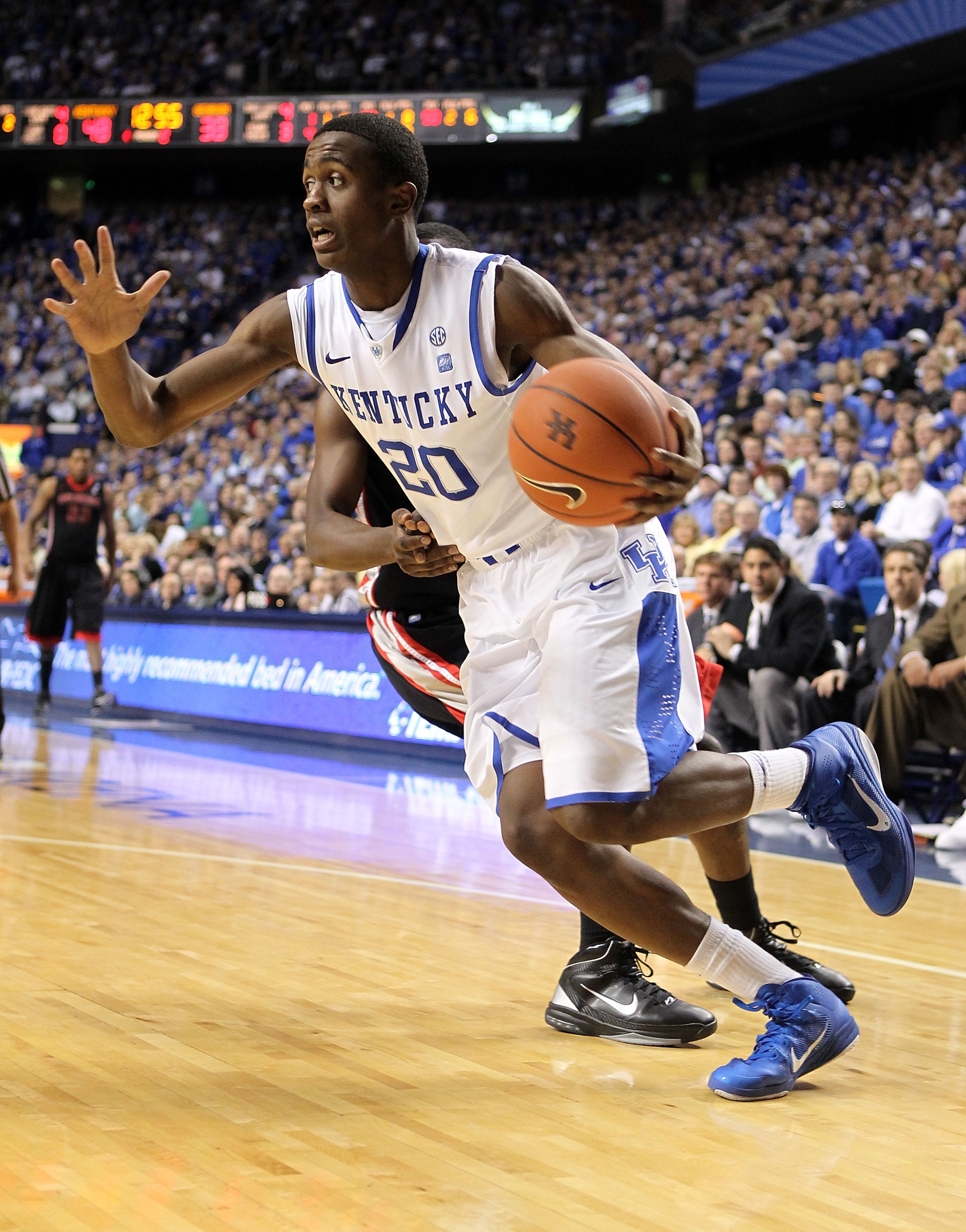 LEXINGTON, KY - JANUARY 29: Doron Lamb #20 of the Kentucky Wildcats dribbles the ball during the SEC game against the Georgia Bulldogs at Rupp Arena on January 29, 2011 in Lexington, Kentucky. Kentucky won 66-60. (Photo by Andy Lyons/Getty Images) LEXINGTON, KY - JANUARY 29: Doron Lamb #20 of the Kentucky Wildcats dribbles the ball during the SEC game against the Georgia Bulldogs at Rupp Arena on January 29, 2011 in Lexington, Kentucky. Kentucky won 66-60. (Photo by Andy Lyons/Getty Images)