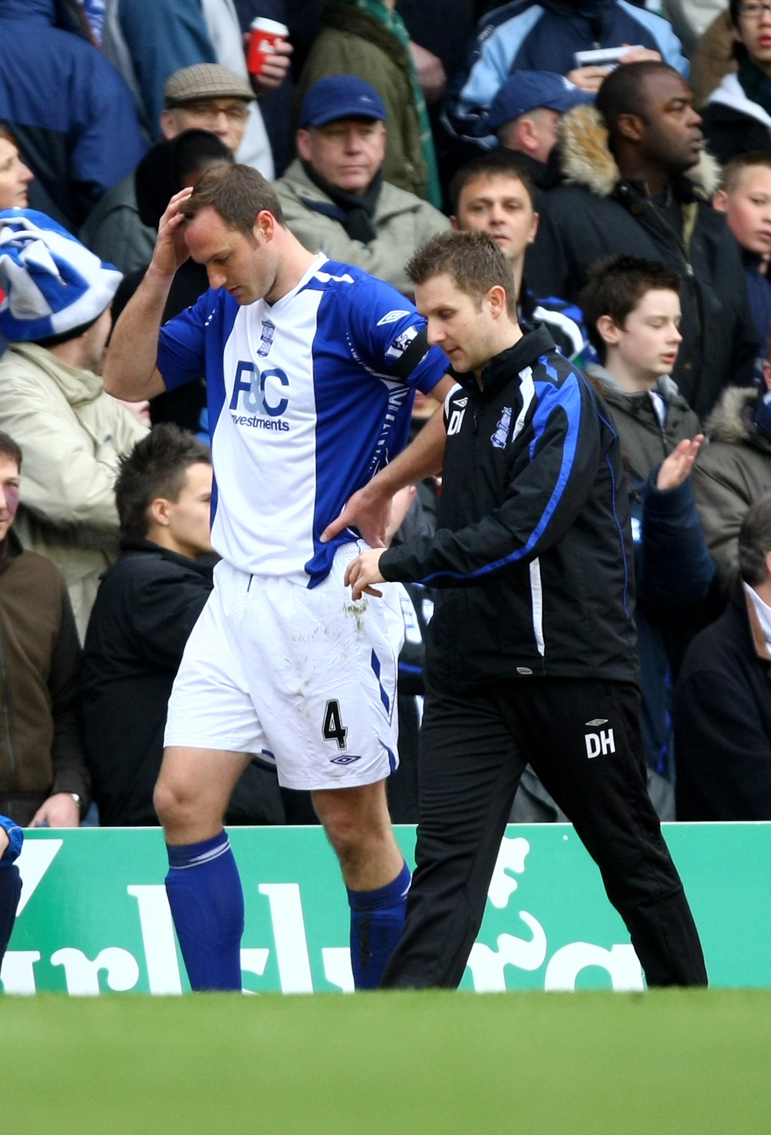 BIRMINGHAM, UNITED KINGDOM - FEBRUARY 23:  Martin Taylor of Birmingham is sent off after a tackle on Eduardo during the Barclays Premier League match between Birmingham City and Arsenal at St Andrews on February 23, 2008 in Birmingham, England.  (Photo by