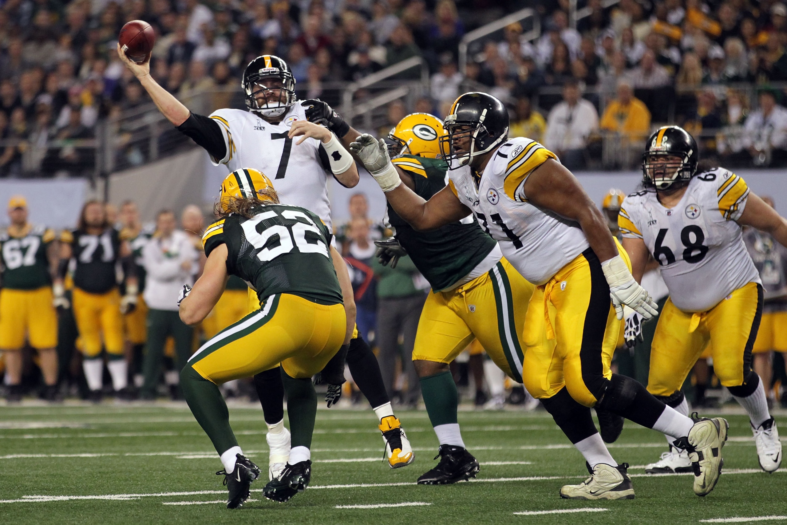 ARLINGTON, TX - FEBRUARY 06: Ben Roethlisberger #7 of the Pittsburgh Steelers passes against the Green Bay Packers during Super Bowl XLV at Cowboys Stadium on February 6, 2011 in Arlington, Texas. (Photo by Doug Pensinger/Getty Images) ARLINGTON, TX - FEBRUARY 06: Ben Roethlisberger #7 of the Pittsburgh Steelers passes against the Green Bay Packers during Super Bowl XLV at Cowboys Stadium on February 6, 2011 in Arlington, Texas. (Photo by Doug Pensinger/Getty Images)