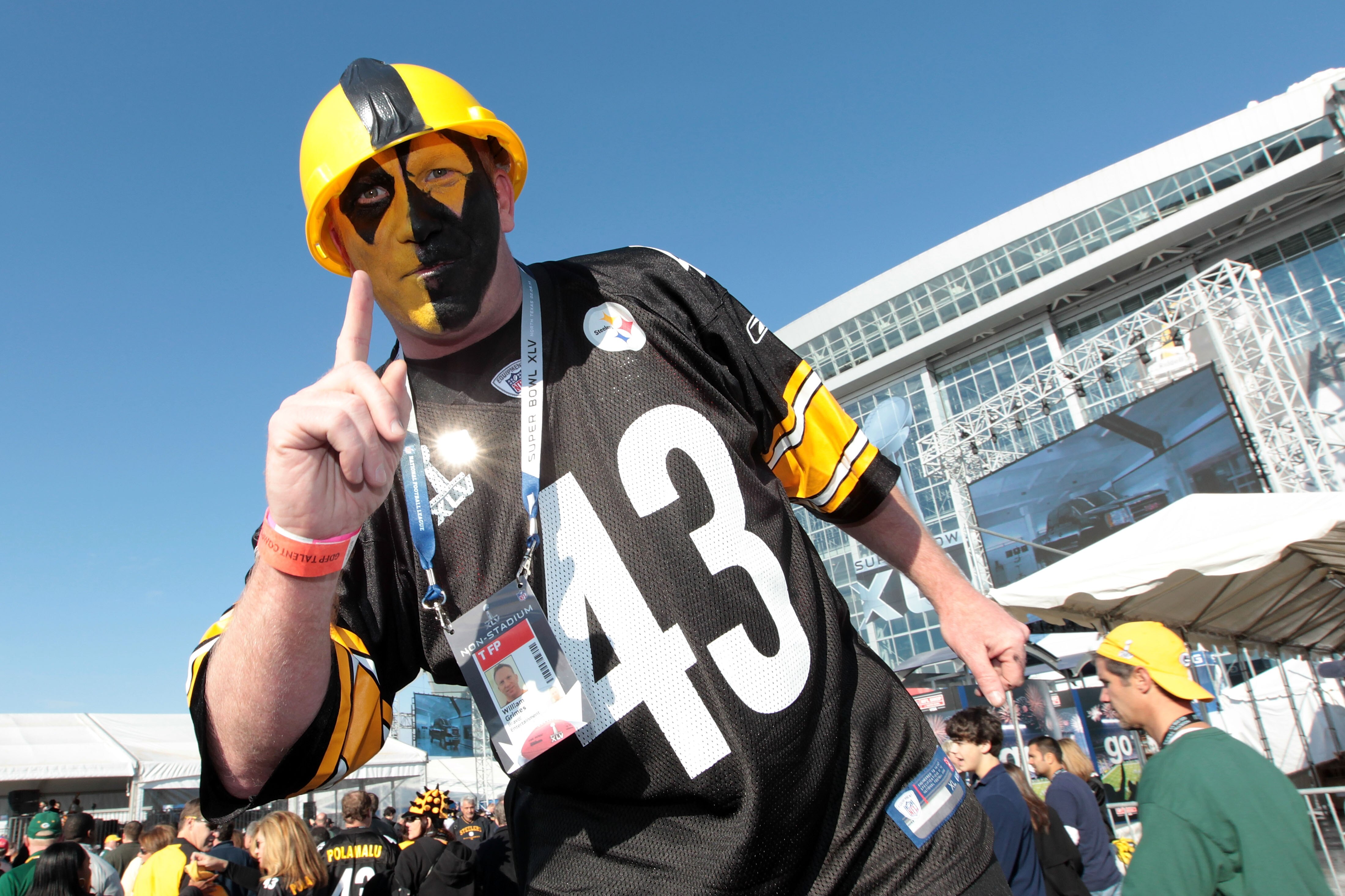 ARLINGTON, TX - FEBRUARY 06: A Pittsburgh Steelers fan poses before Super Bowl XLV at Cowboys Stadium on February 6, 2011 in Arlington, Texas.  (Photo by Jamie Squire/Getty Images)