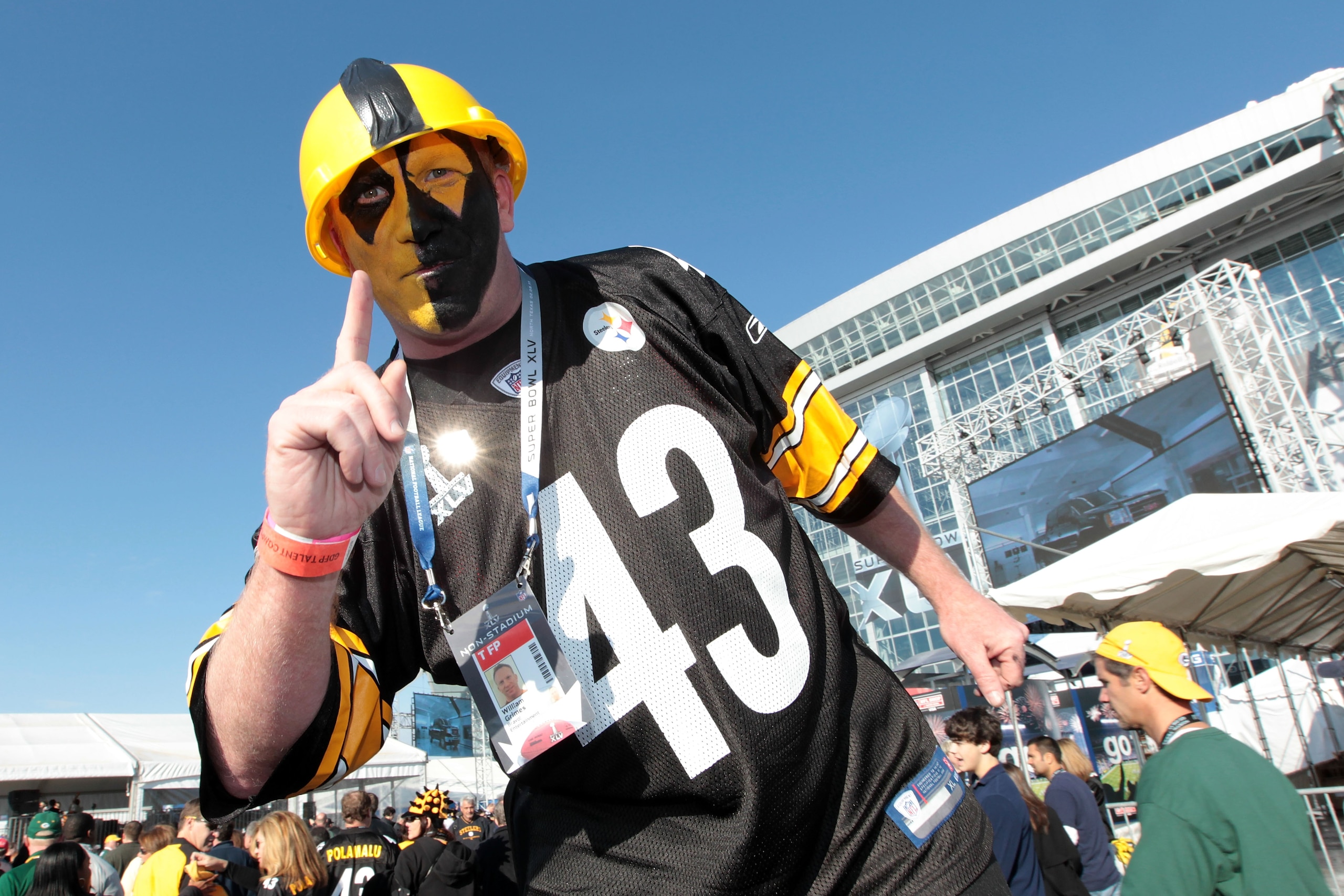 ARLINGTON, TX - FEBRUARY 06: A Pittsburgh Steelers fan poses before Super Bowl XLV at Cowboys Stadium on February 6, 2011 in Arlington, Texas.  (Photo by Jamie Squire/Getty Images)