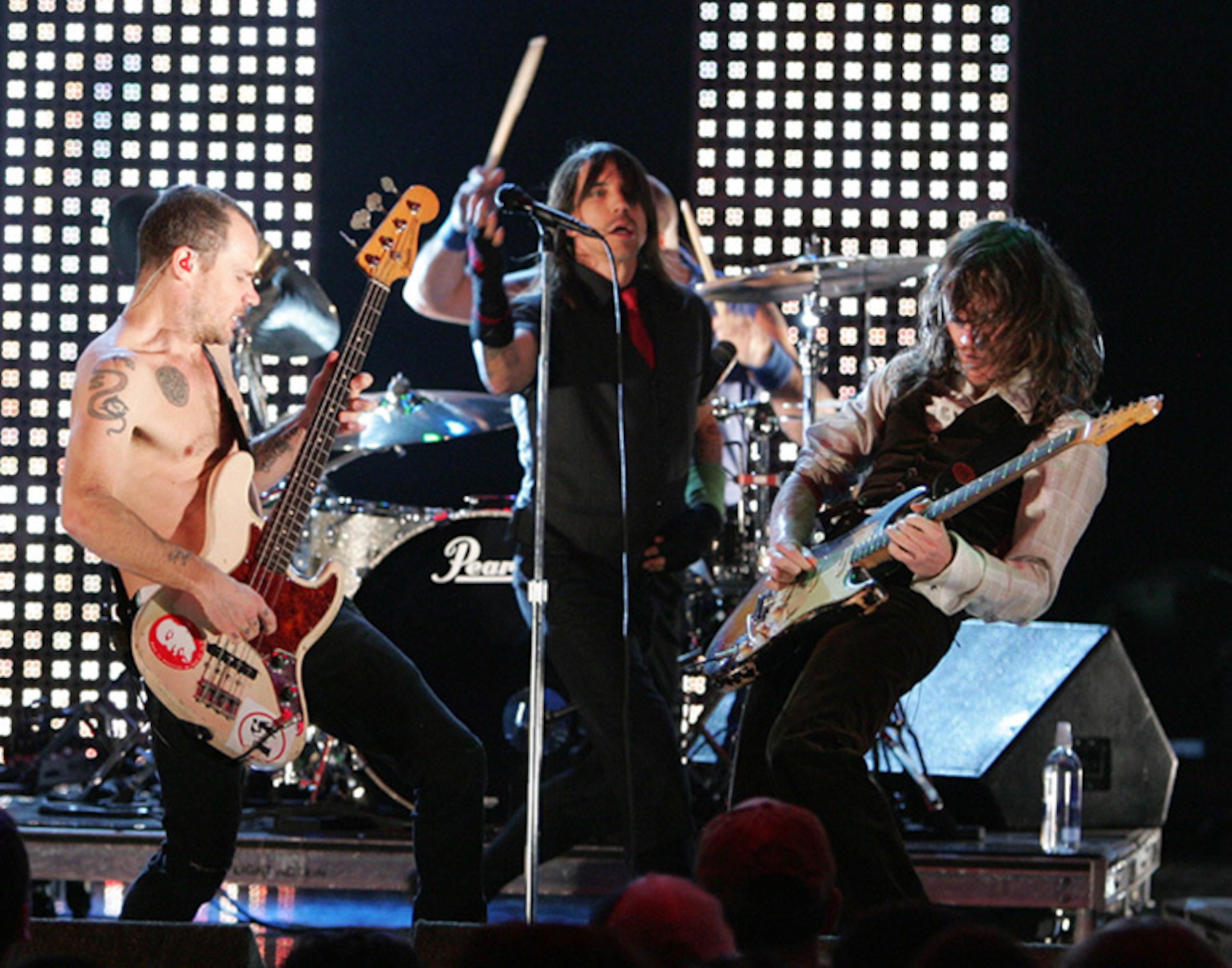 Image Source: http://foro.pympy.com/bandas-rock/9579-red-hot-chili-peppers.html