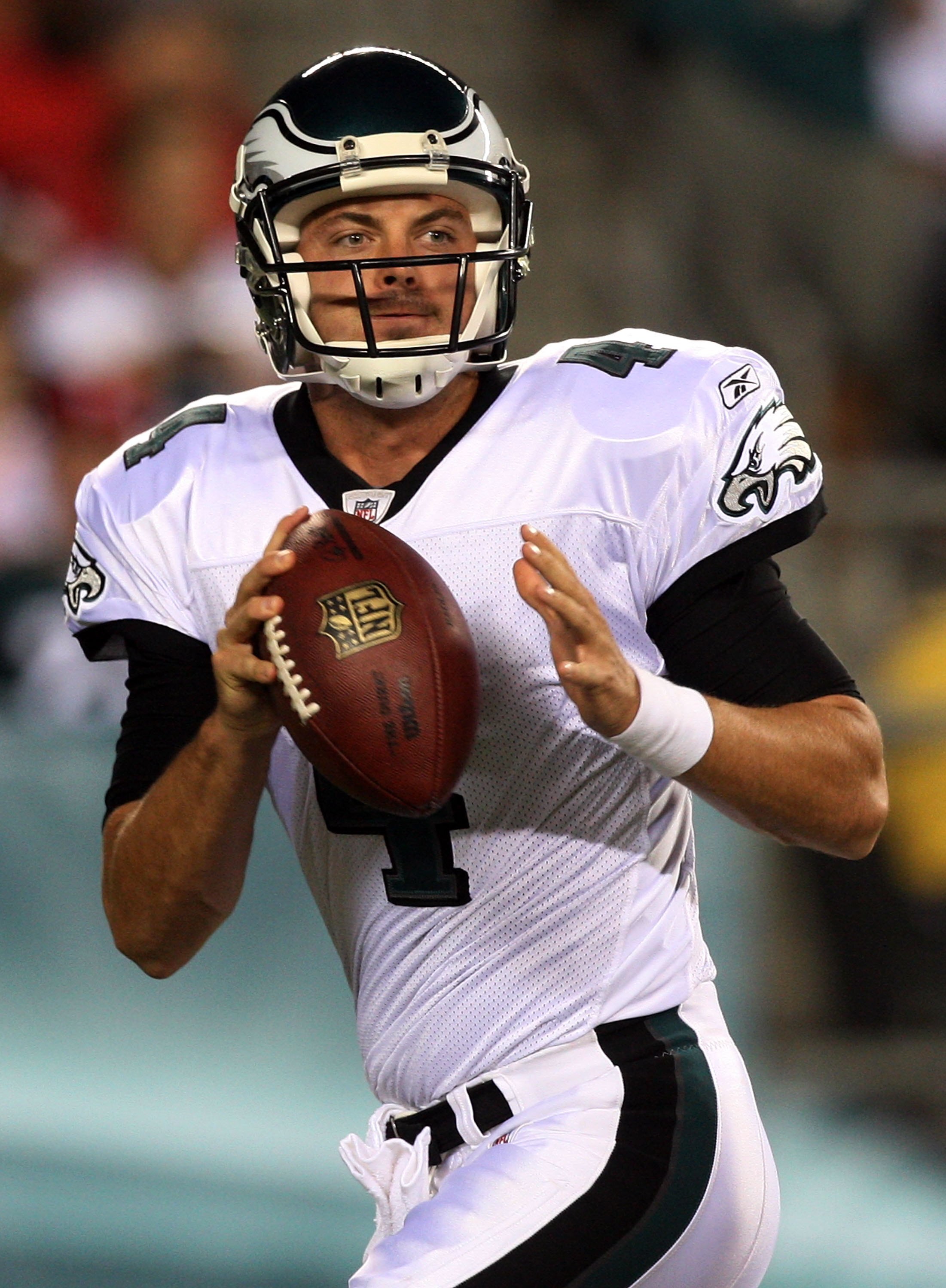 PHILADELPHIA - AUGUST 27:  Kevin Kolb #4 of the Philadelphia Eagles throws a pass against the preseason game against the Jacksonville Jaguars at Lincoln Financial Field on August 27, 2009 in Philadelphia, Pennsylvania.  (Photo by Jim McIsaac/Getty Images)