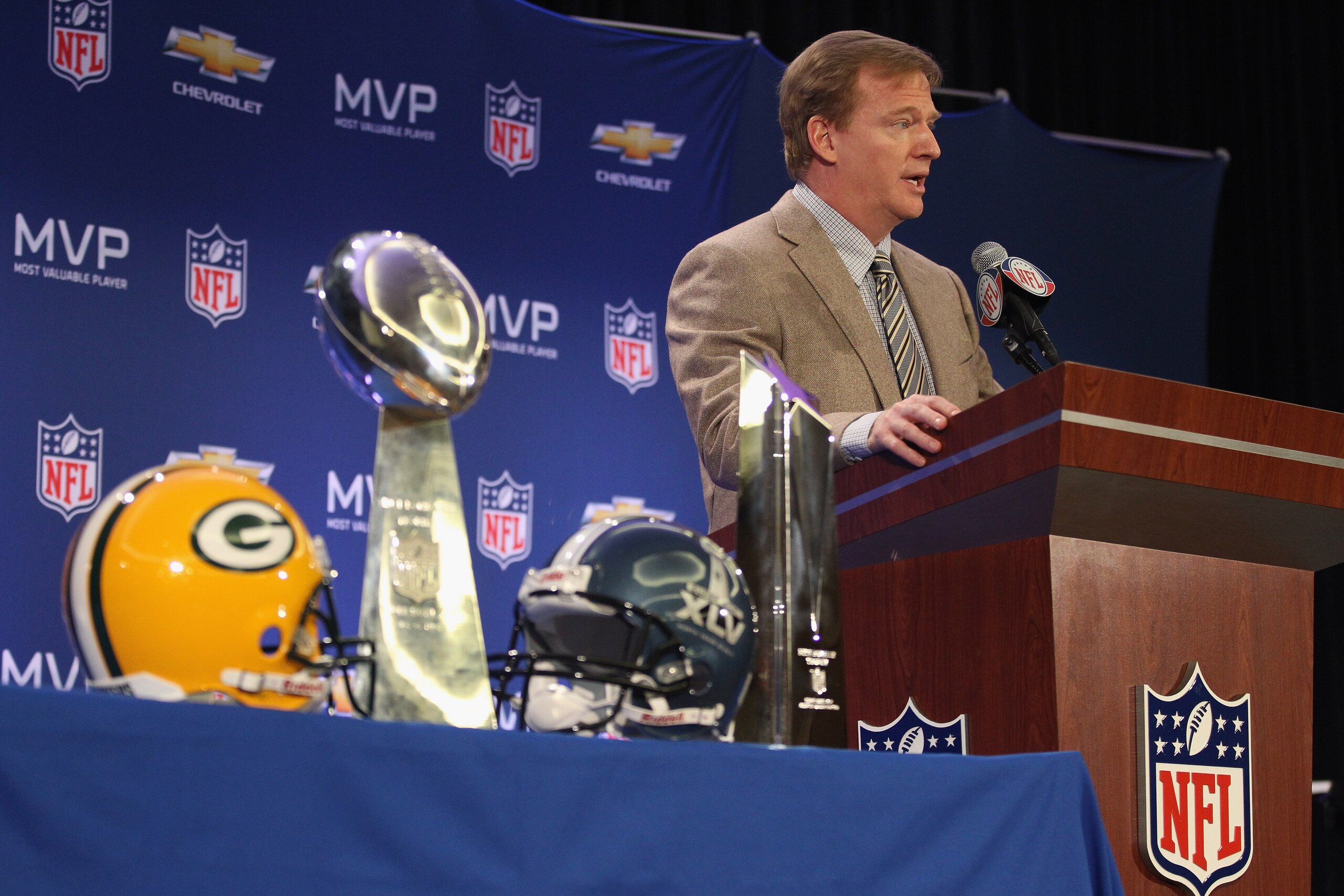 DALLAS, TX - FEBRUARY 07:  NFL Commissioner Roger Goodell speaks to the media during a press conference at Super Bowl XLV Media Center on February 7, 2011 in Dallas, Texas.  (Photo by Streeter Lecka/Getty Images)