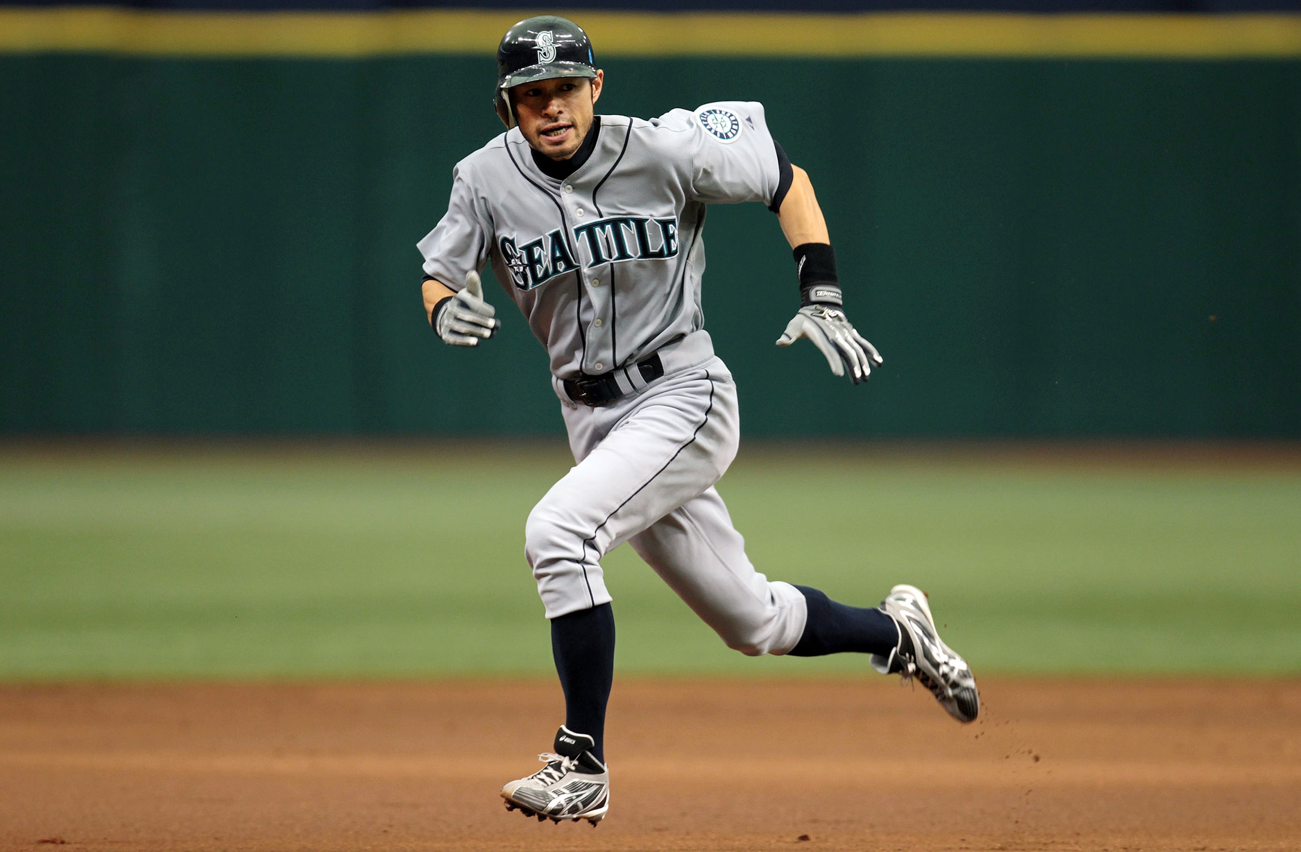 ST PETERSBURG, FL - SEPTEMBER 26: Ichiro Suzuki #51 of the Seattle Mariners heads to third base against the Tampa Bay Rays at Tropicana Field on September 26, 2010 in St. Petersburg, Florida. (Photo by Eliot J. Schechter/Getty Images) ST PETERSBURG, FL - SEPTEMBER 26: Ichiro Suzuki #51 of the Seattle Mariners heads to third base against the Tampa Bay Rays at Tropicana Field on September 26, 2010 in St. Petersburg, Florida. (Photo by Eliot J. Schechter/Getty Images)