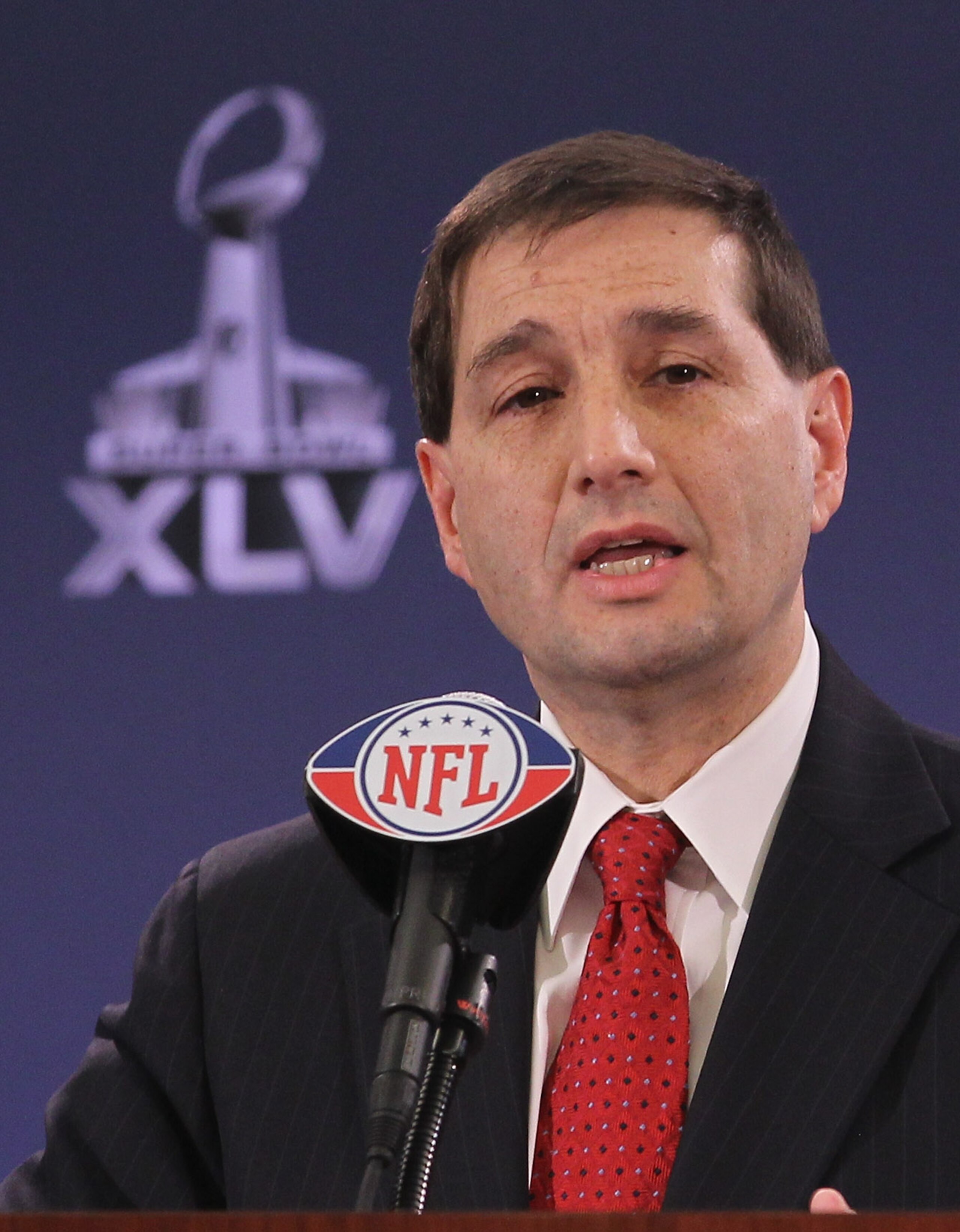 DALLAS, TX - FEBRUARY 02:  Jeff Pash, NFL Executive Vice-President and General Counsel, discusses the collective bargaining agreement negotiations with members of the press at the Super Bowl XLV media center on February 2, 2011 in Dallas, Texas. The Green