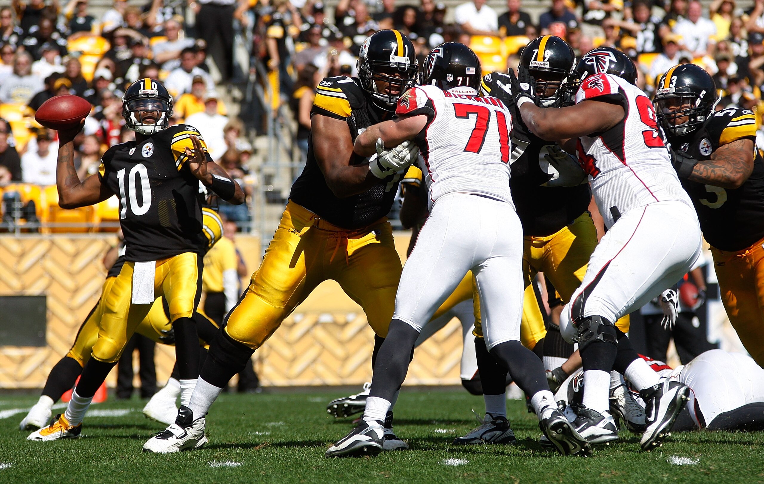 PITTSBURGH - SEPTEMBER 12:  Dennis Dixon #10 of the Pittsburgh Steelers drops back to pass against the Atlanta Falcons during the NFL season opener game on September 12, 2010 at Heinz Field in Pittsburgh, Pennsylvania.  (Photo by Jared Wickerham/Getty Ima