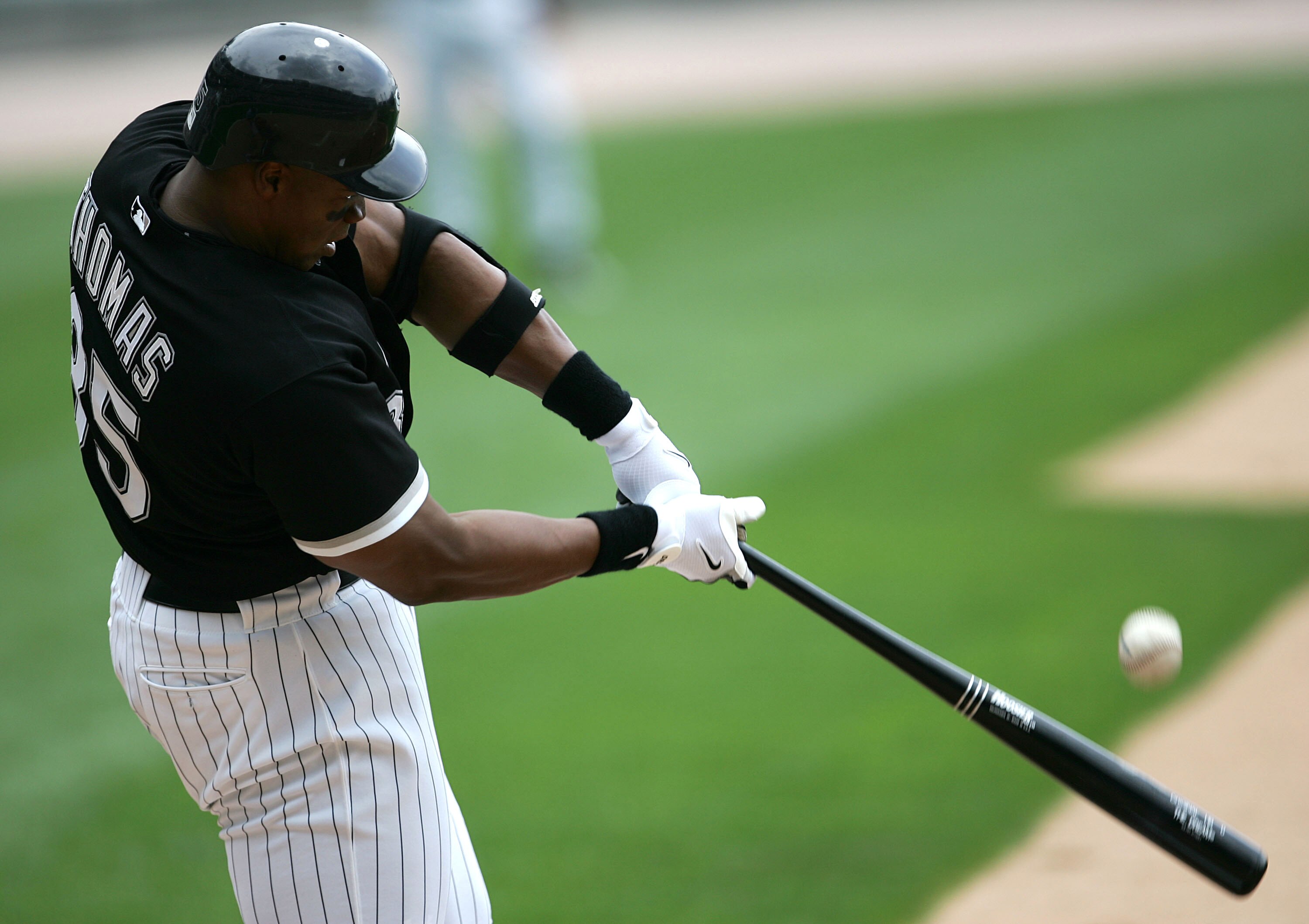 CHICAGO - JULY 20:  Frank Thomas #35 of the Chicago White Sox takes a cut on the ball against the Detroit Tigers on July 20, 2005 at U.S. Cellular Field in Chicago, Illinois. The Tigers defeated the White Sox 8-6.  (Photo by Jonathan Daniel/Getty Images)