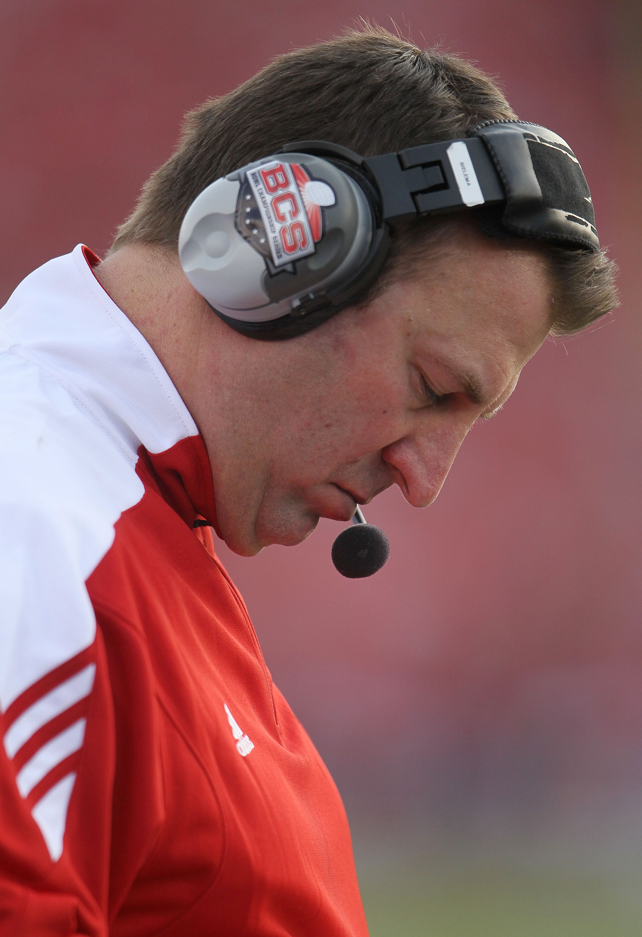 PASADENA, CA - JANUARY 01:  Head coach Bret Bielema of the Wisconsin Badgers stands on the field during the game against the TCU Horned Frogs in the 97th Rose Bowl game on January 1, 2011 in Pasadena, California.  (Photo by Jeff Gross/Getty Images)