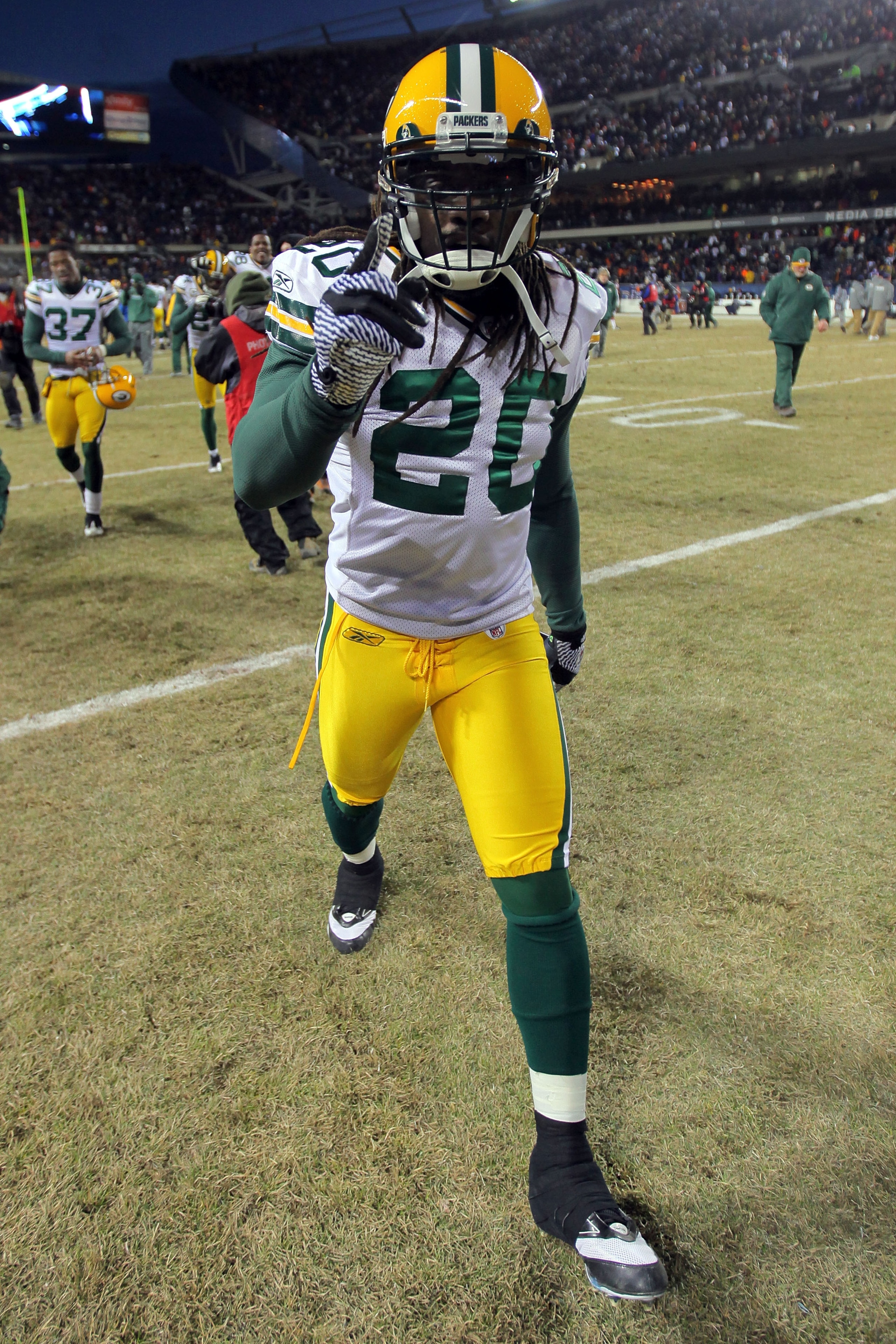 CHICAGO, IL - JANUARY 23: Atari Bigby #20 of the Green Bay Packers celebrates after the Packers 21-14 victory against the Chicago Bears in the NFC Championship Game at Soldier Field on January 23, 2011 in Chicago, Illinois. (Photo by Doug Pensinger/Gett CHICAGO, IL - JANUARY 23: Atari Bigby #20 of the Green Bay Packers celebrates after the Packers 21-14 victory against the Chicago Bears in the NFC Championship Game at Soldier Field on January 23, 2011 in Chicago, Illinois. (Photo by Doug Pensinger/Gett