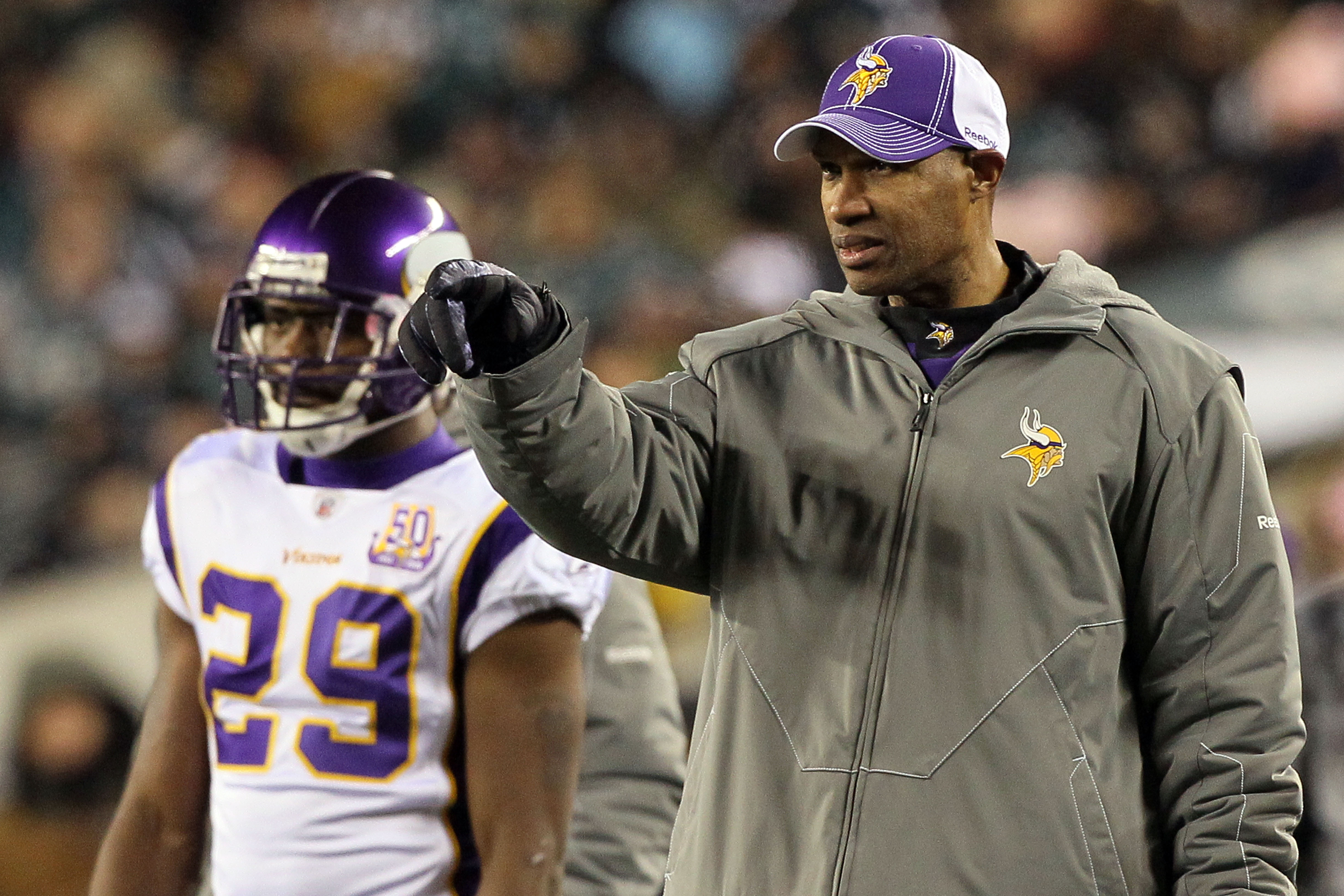 PHILADELPHIA, PA - DECEMBER 28:  Head coach Leslie Frazier of the Minnesota Vikings points on the field during play against the Philadelphia Eagles at Lincoln Financial Field on December 26, 2010 in Philadelphia, Pennsylvania.  (Photo by Jim McIsaac/Getty