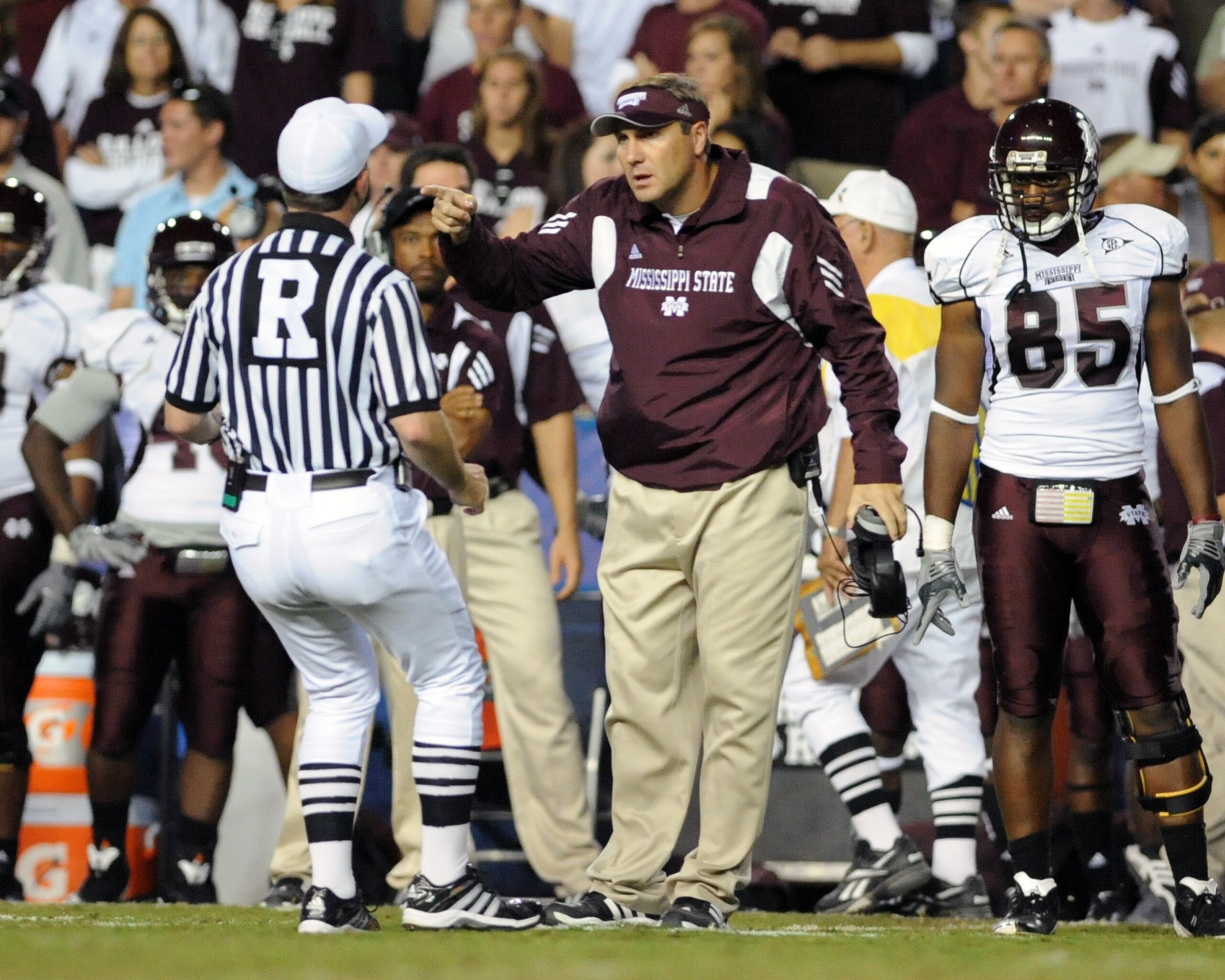 GAINESVILLE, FL - OCTOBER 16: Coach Dan Mullen of the Mississippi State Bulldogs questions a call during play against the Florida Gators October 16, 2010 Ben Hill Griffin Stadium at Gainesville, Florida. (Photo by Al Messerschmidt/Getty Images) GAINESVILLE, FL - OCTOBER 16: Coach Dan Mullen of the Mississippi State Bulldogs questions a call during play against the Florida Gators October 16, 2010 Ben Hill Griffin Stadium at Gainesville, Florida. (Photo by Al Messerschmidt/Getty Images)