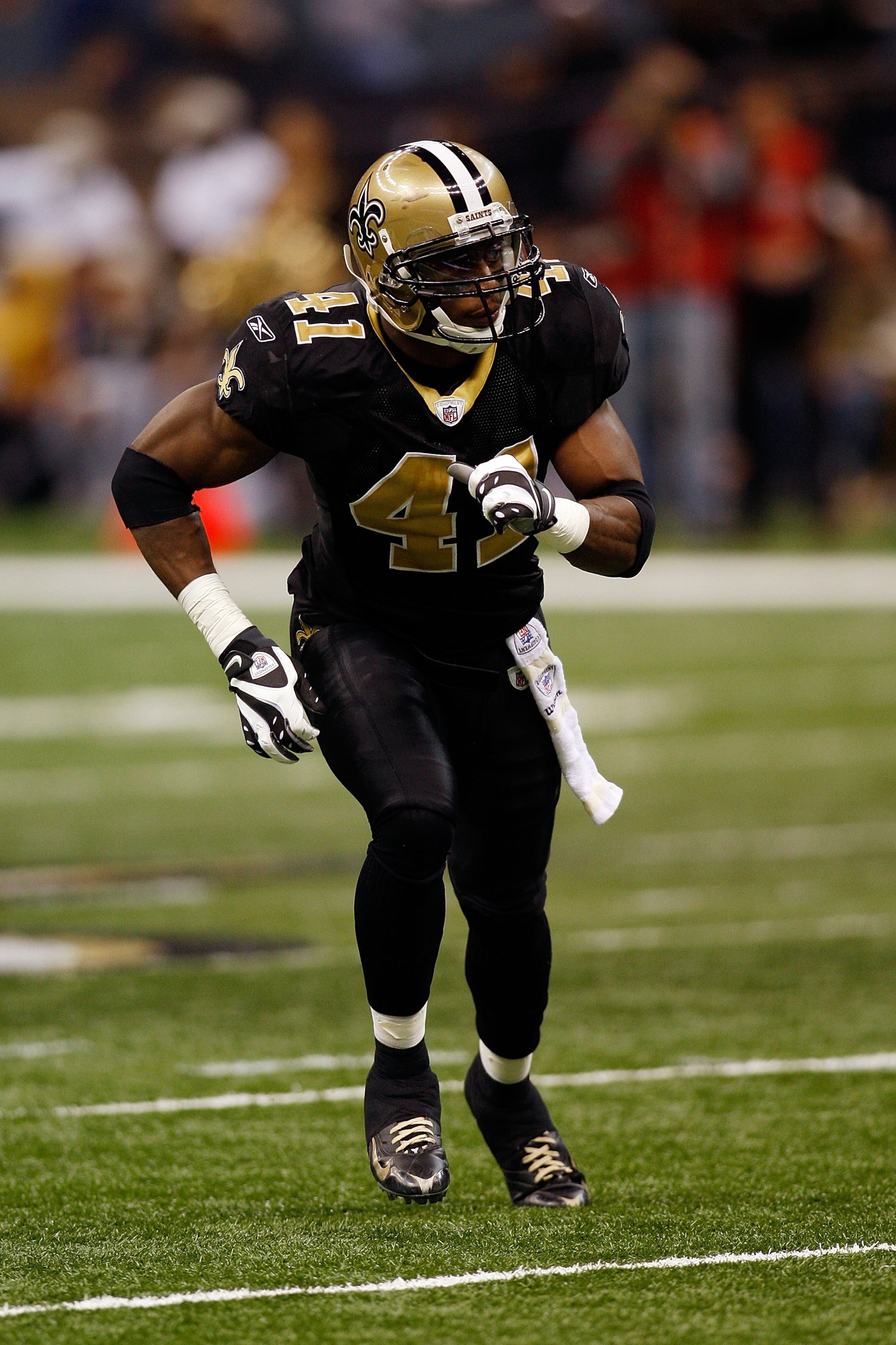 NEW ORLEANS - DECEMBER 07:  Roman Harper #41 of the New Orleans Saints runs against  the Atlanta Falcons on December 7, 2008 at the Superdome in New Orleans, Louisiana.  (Photo by Chris Graythen/Getty Images)