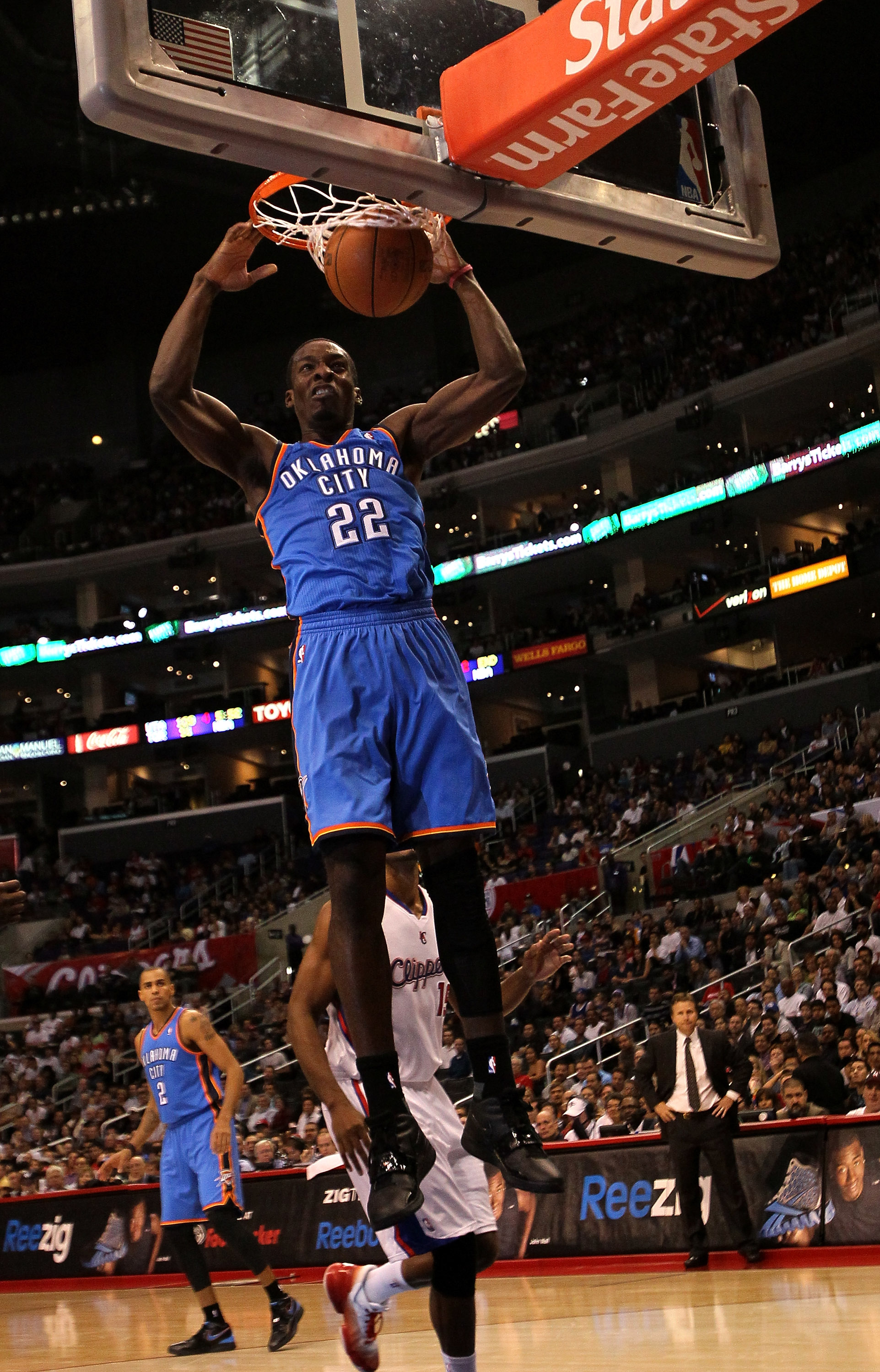 LOS ANGELES - NOVEMBER 3:  Jeff Green #22 of the Oklahoma City Thunder dunks against the Los Angeles Clippers at Staples Center on November 3, 2010 in Los Angeles, California.  NOTE TO USER: User expressly acknowledges and agrees that, by downloading and