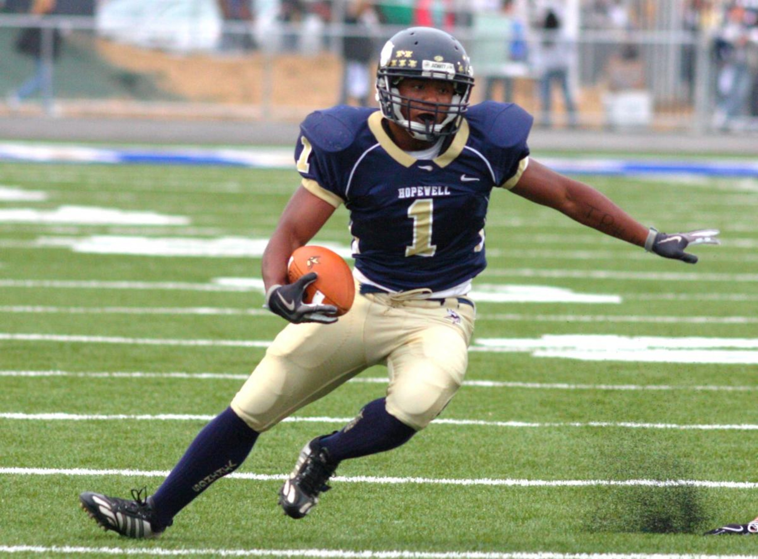 Rushel Shell (photo courtesy of pittsburghsportsreport.com)