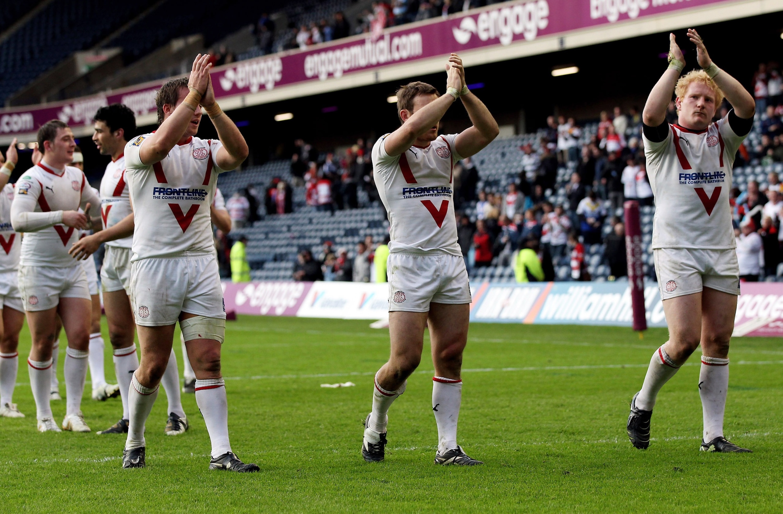 EDINBURGH, SCOTLAND - MAY 02:  St Helens players salute their supporters after the Engage Rugby Super League Magic Weekend match between St Helens and Hull Kingston Rovers at Murrayfield on May 2, 2010 in Edinburgh, Scotland.  (Photo by John Gichigi/Getty