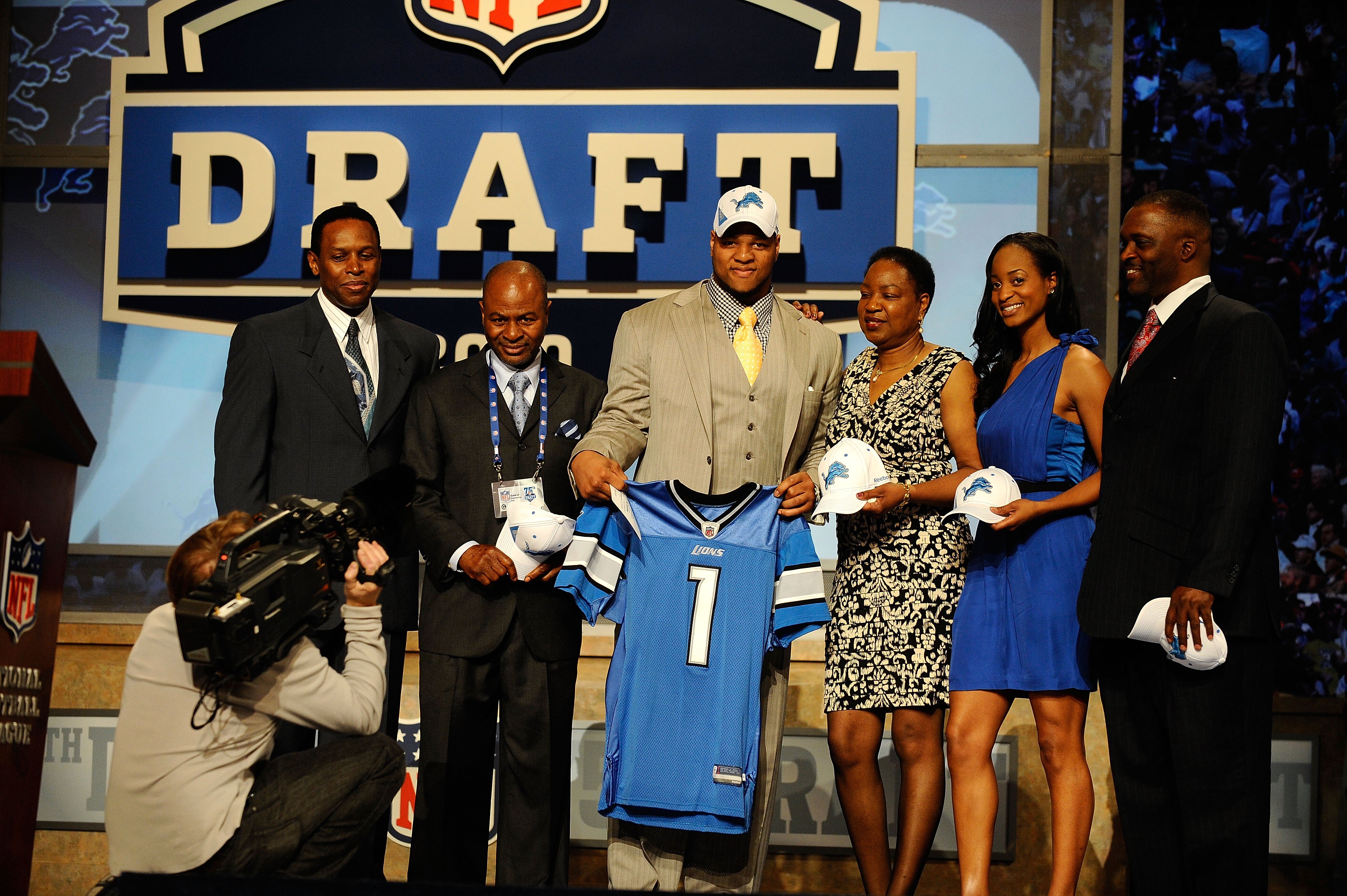 2011 NFL Draft: The Best 1st-Round Pick In Every Team's History