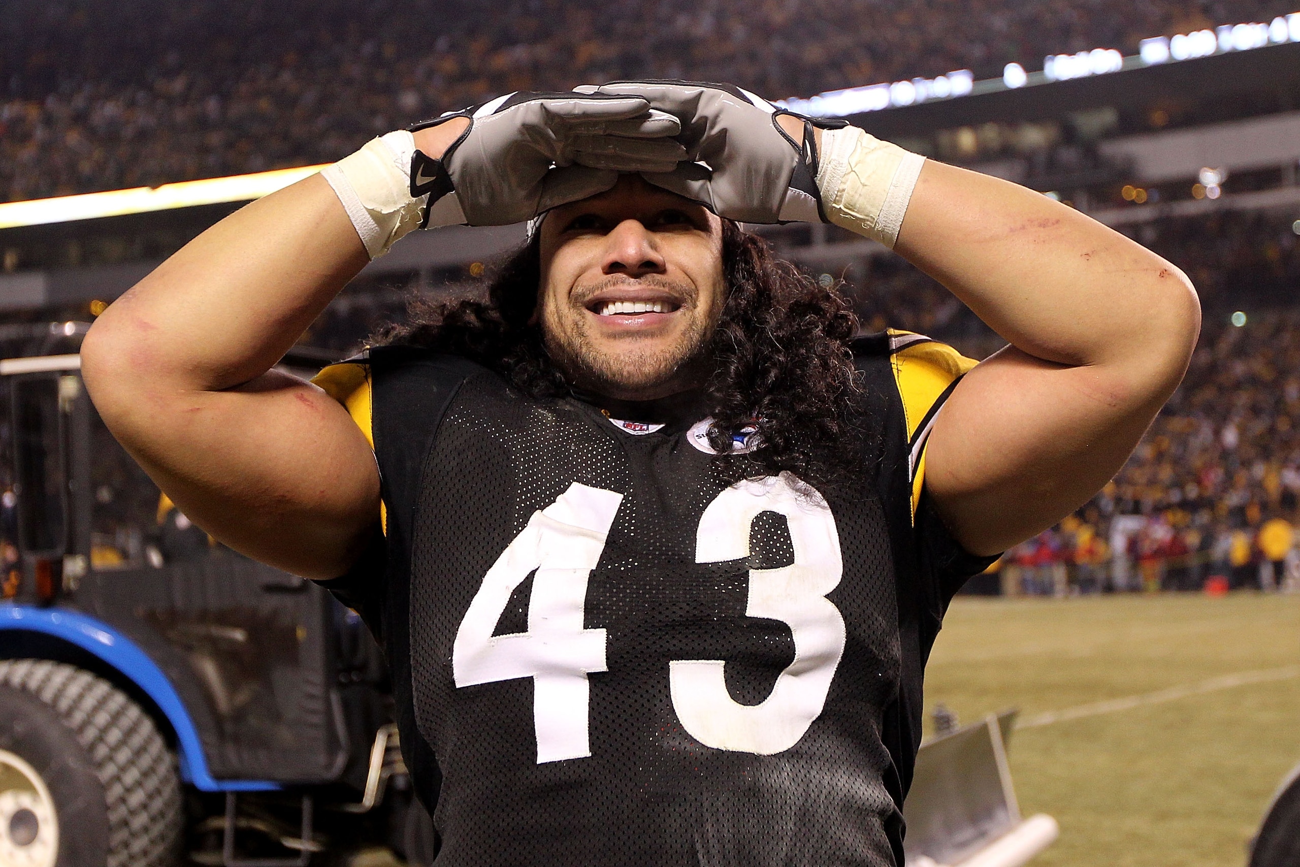 PITTSBURGH, PA - JANUARY 23: Troy Polamalu #43 of the Pittsburgh Steelers celebrates their 24 to 19 win over the New York Jets in the 2011 AFC Championship game at Heinz Field on January 23, 2011 in Pittsburgh, Pennsylvania. (Photo by Nick Laham/Getty I PITTSBURGH, PA - JANUARY 23: Troy Polamalu #43 of the Pittsburgh Steelers celebrates their 24 to 19 win over the New York Jets in the 2011 AFC Championship game at Heinz Field on January 23, 2011 in Pittsburgh, Pennsylvania. (Photo by Nick Laham/Getty I